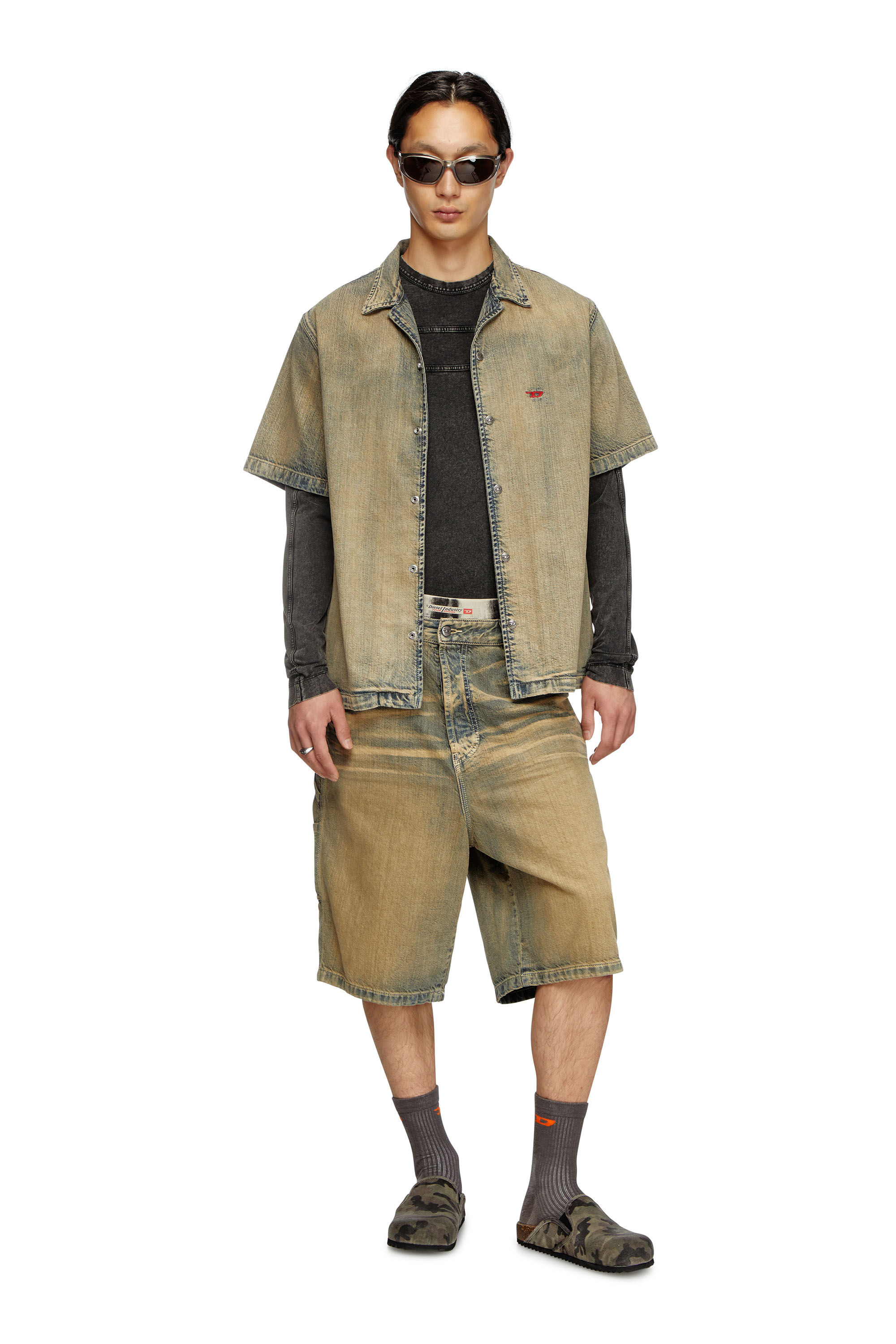 Diesel - D-LIVERY-SHORT, Short utility in denim gold-brush Uomo in Multicolor - 2