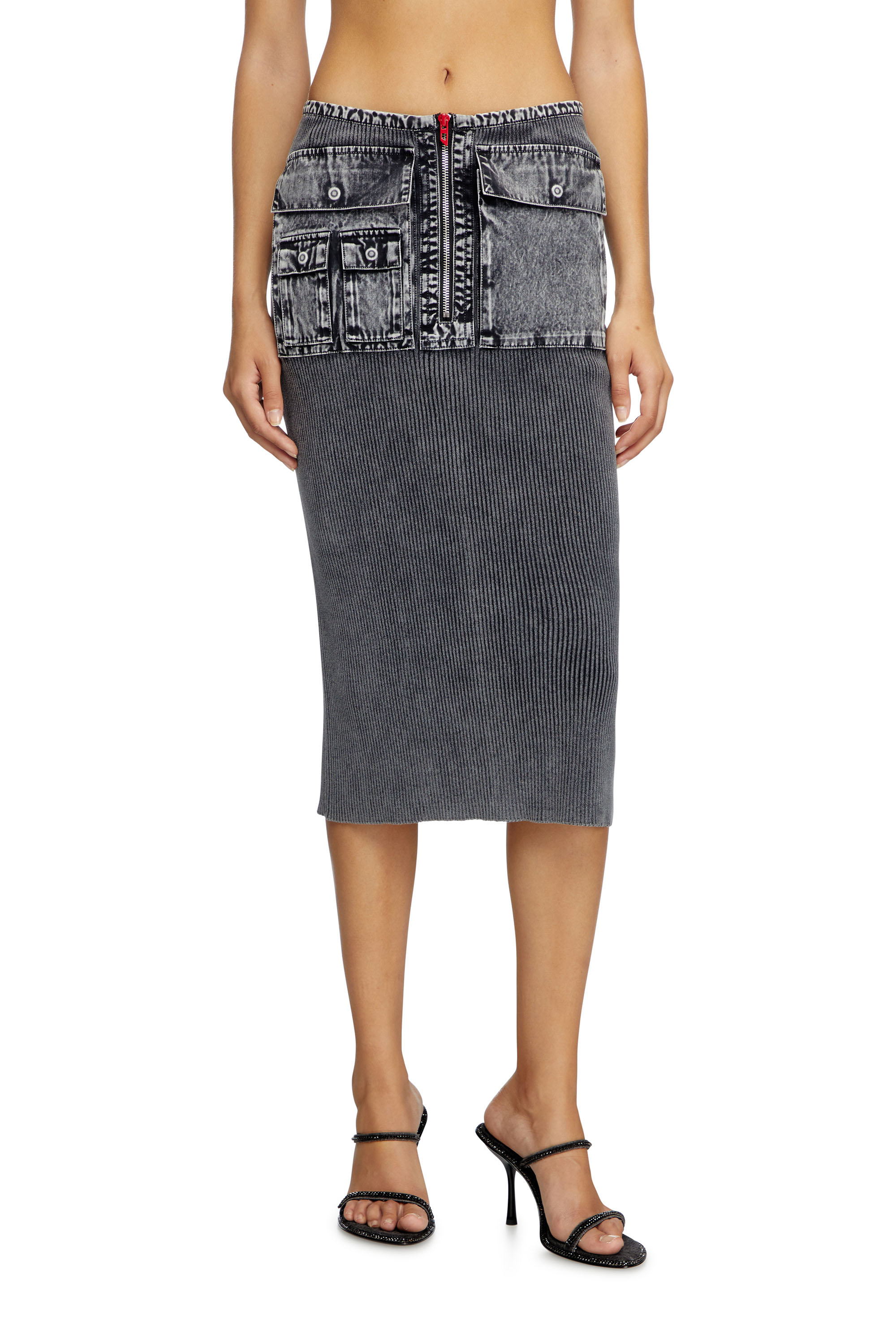 Diesel - M-MERYN, Gonna midi in maglia con tasche in denim Donna in Grigio - 1