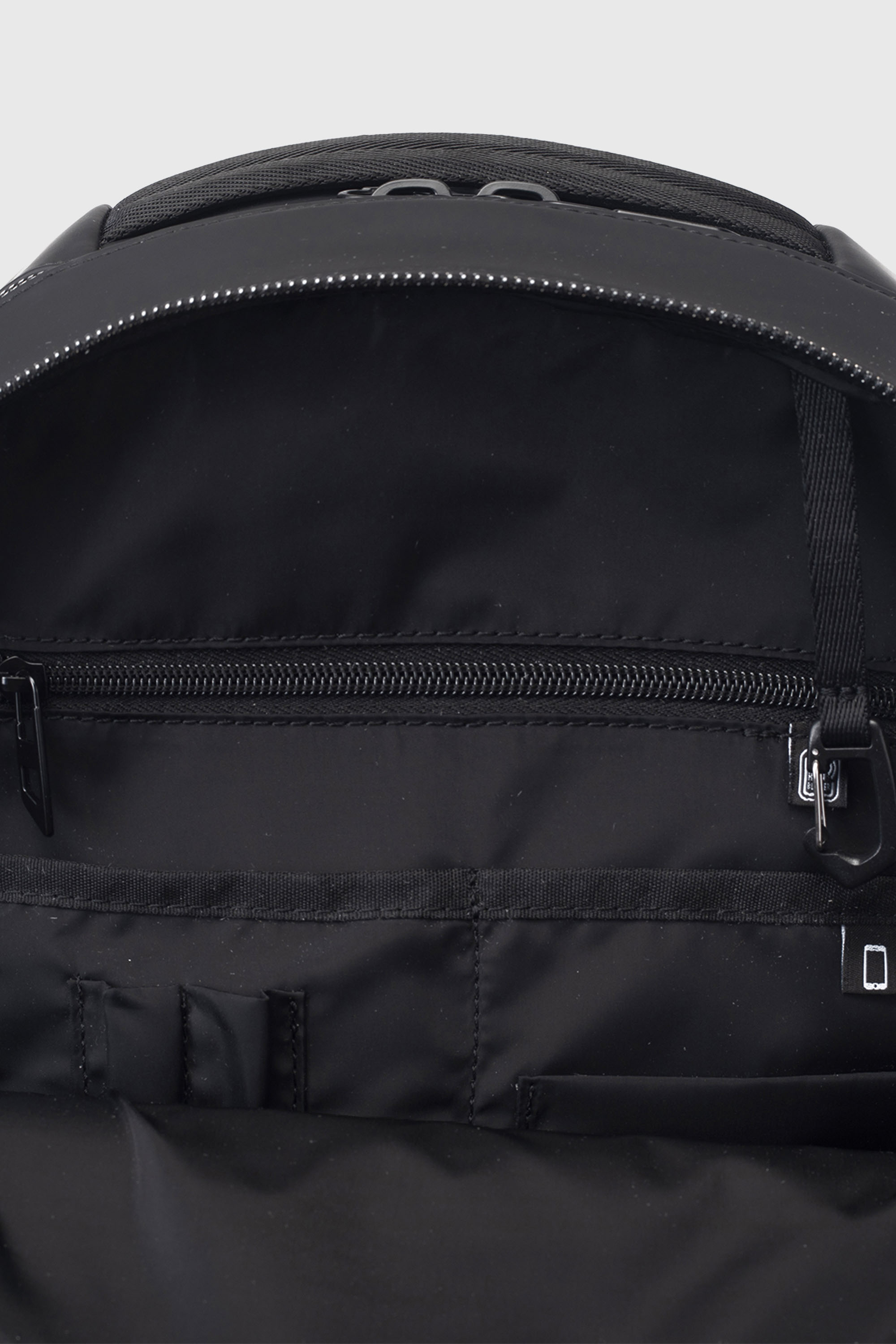 Diesel - DIESEL ALUMINUM BACKPACK DSB003, Zaino business funzionale Unisex in Nero - 2