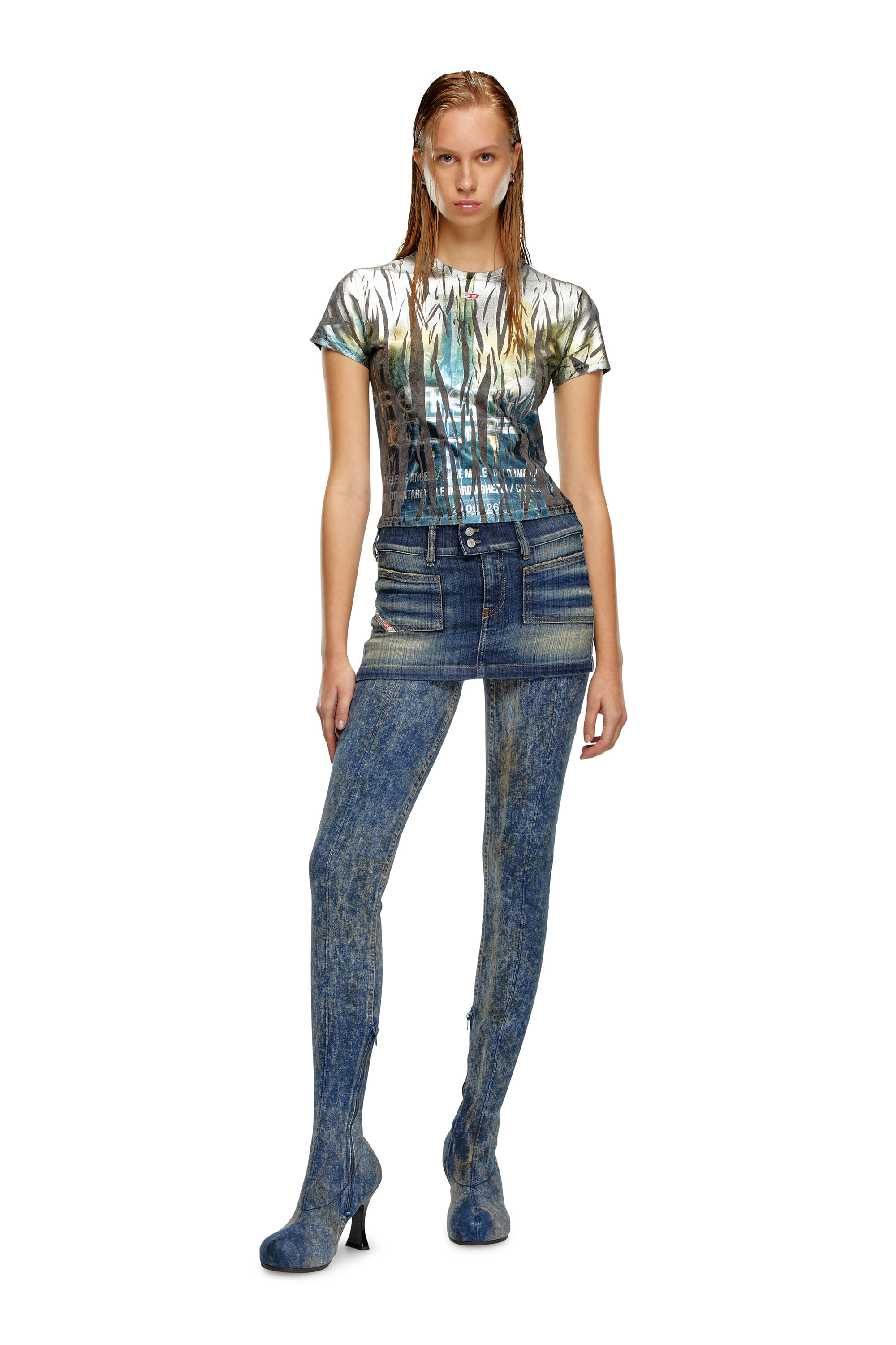 Diesel - T-UNCUTIE-LONG-FOIL, Donna T-shirt con trattamento laminato stropicciato in Multicolor - Image 2