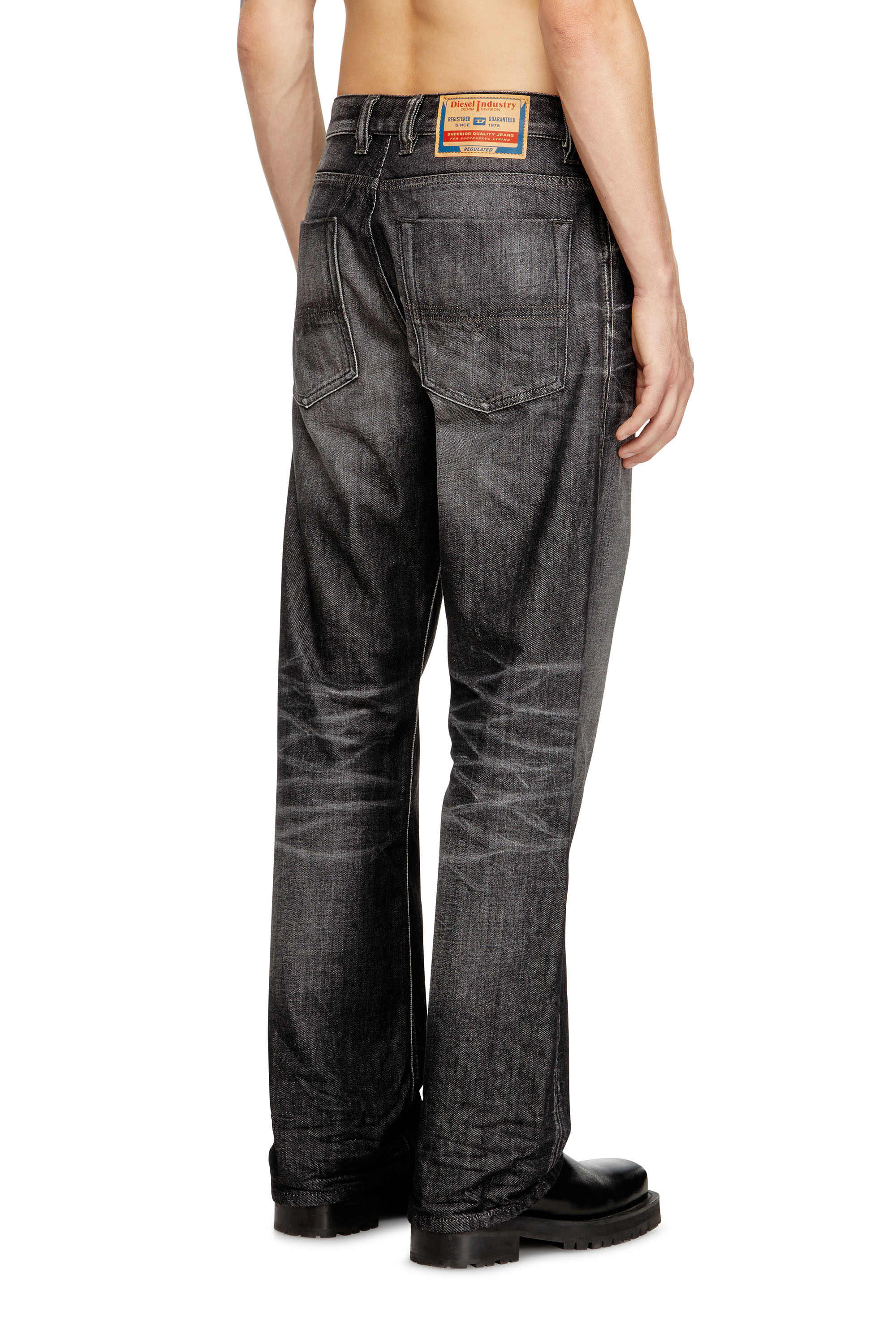 Diesel - Relaxed Jeans 1980 D-Eeper 09M63 Homme, Noir/Gris foncé - Image 4