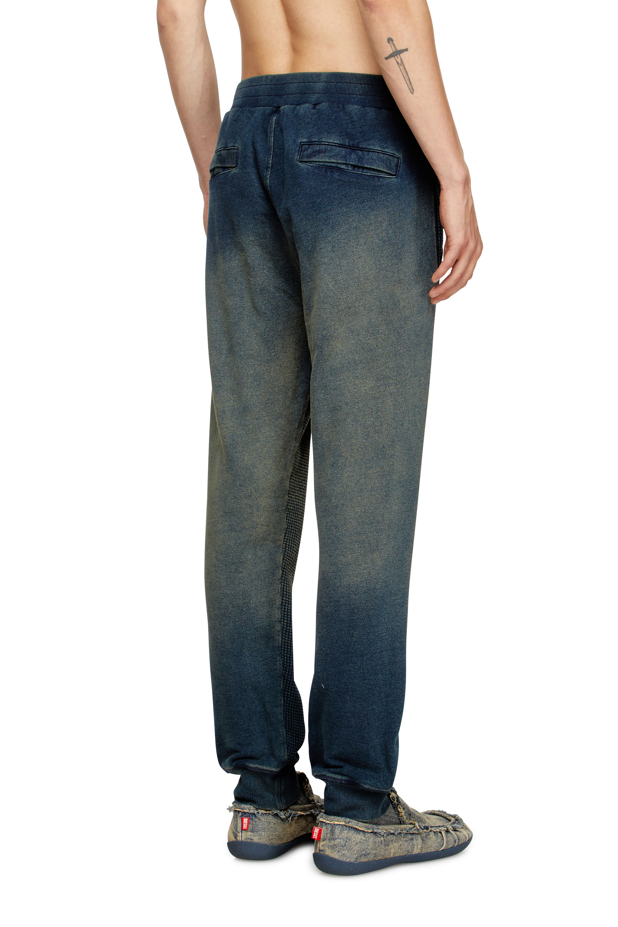 Diesel - P-WAFY, Pantalon de survêtement gaufré Homme in Bleu - 4