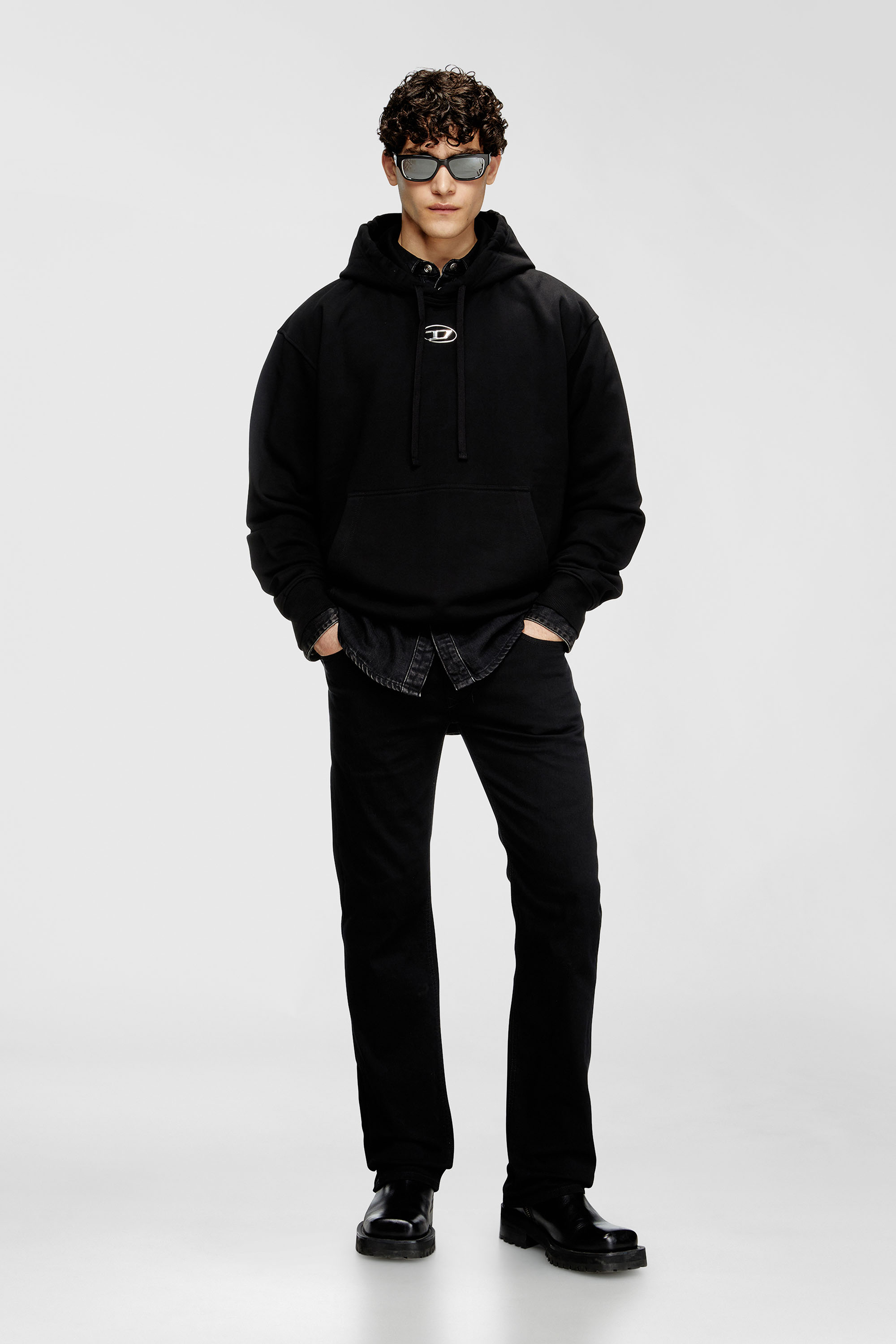 Diesel - S-MACS-HOOD-OD, Hoodie oversize con logo metallico Uomo in Nero - 2