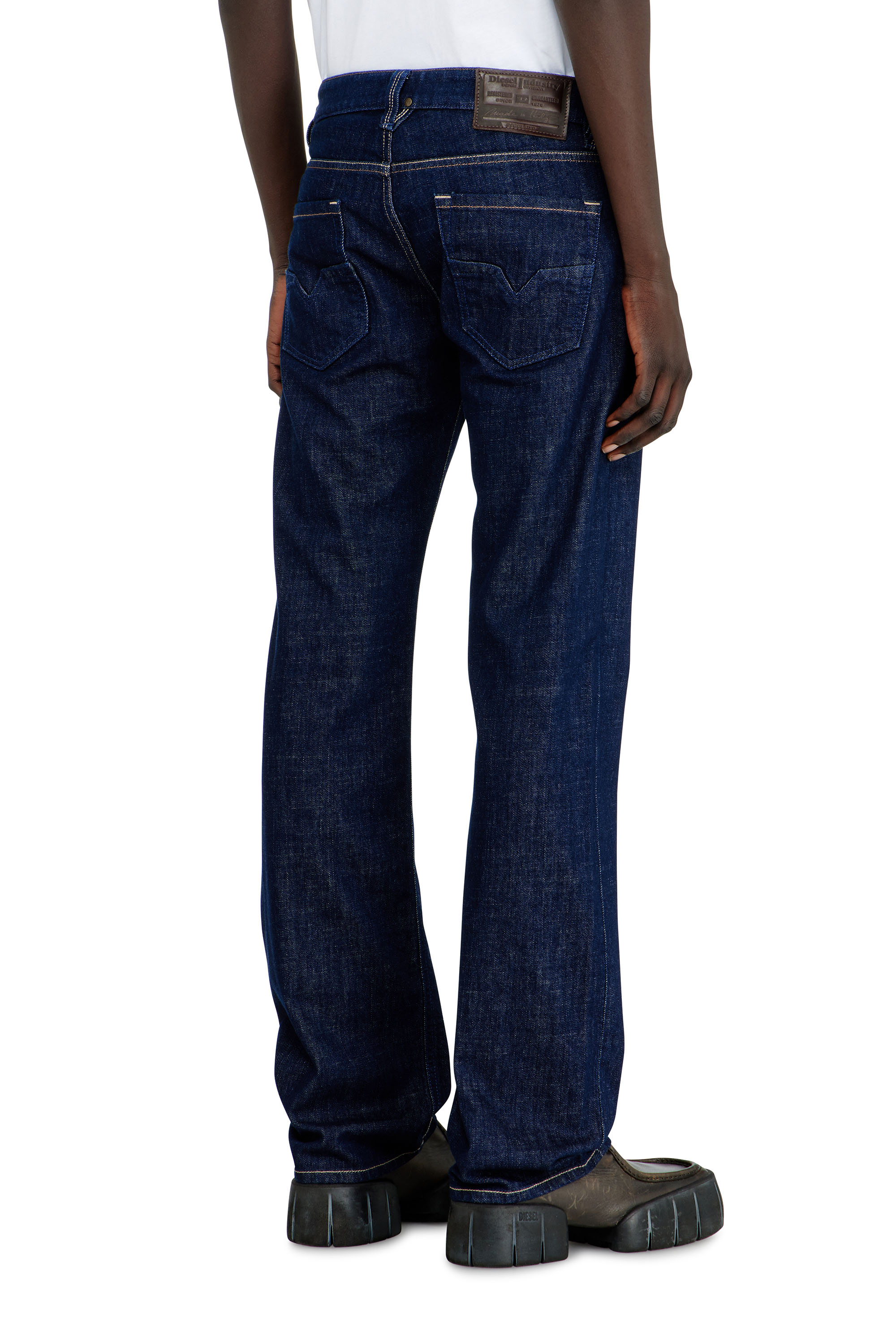 Diesel - Regular Jeans 1985 Larkee 007EQ Homme, Bleu Fonc&eacute; - Image 5