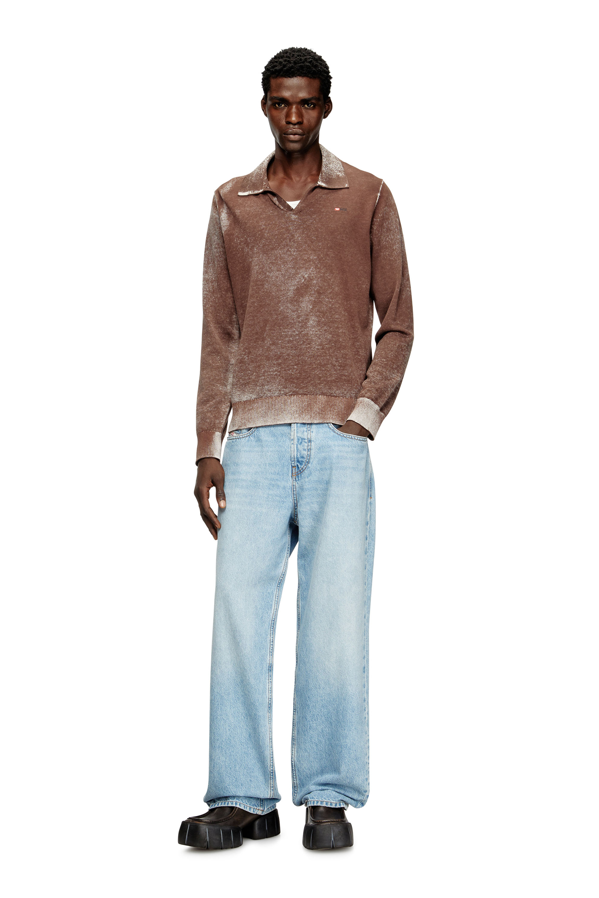 Diesel - K-LAWRENCE, Herren Polopullover mit verblasstem Rückseitendruck in Braun/Grau - 2