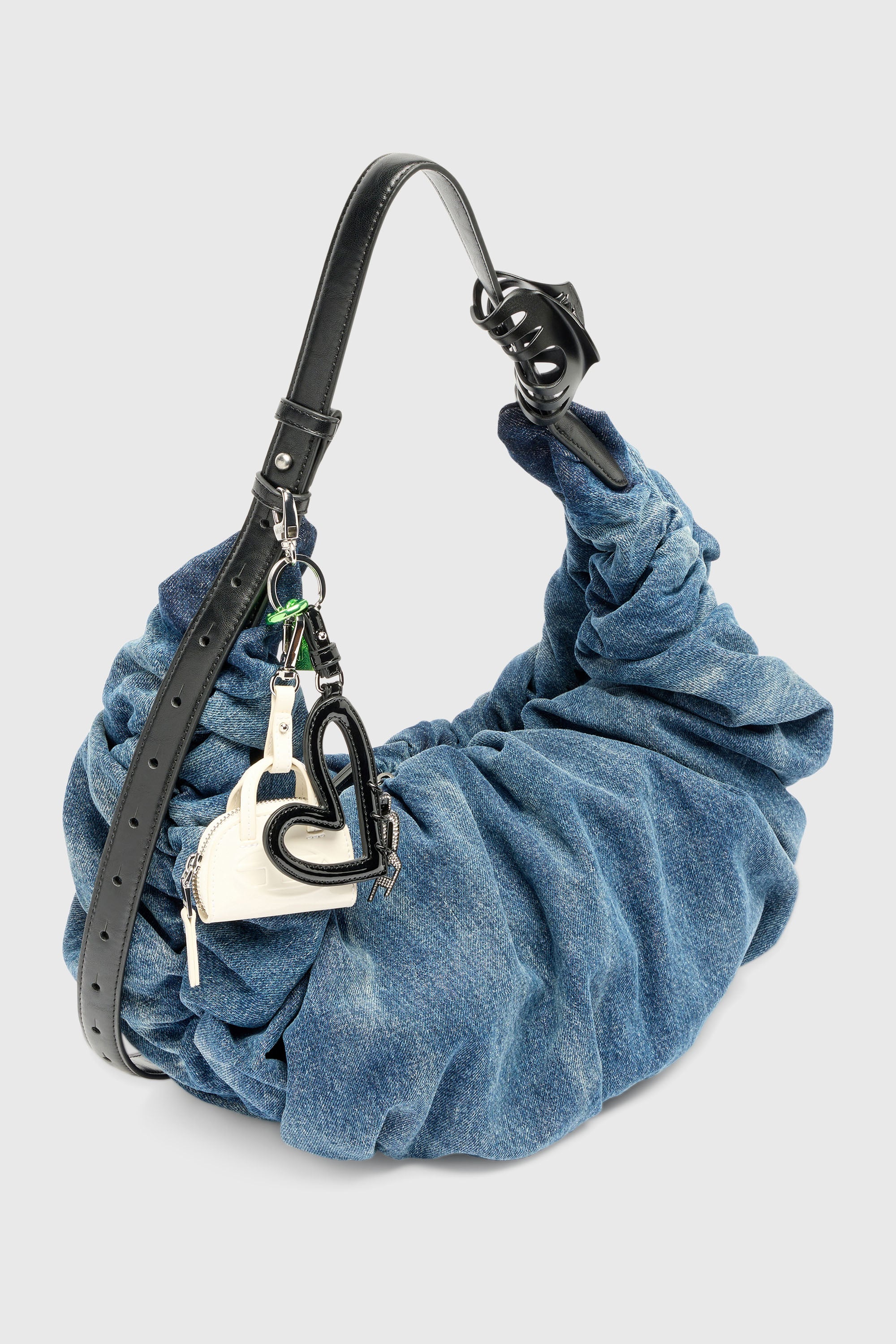 Diesel - GRAB-D HOBO L, Grab-D-Borsa hobo grande arricciata in denim trattato Donna in Blu - 6