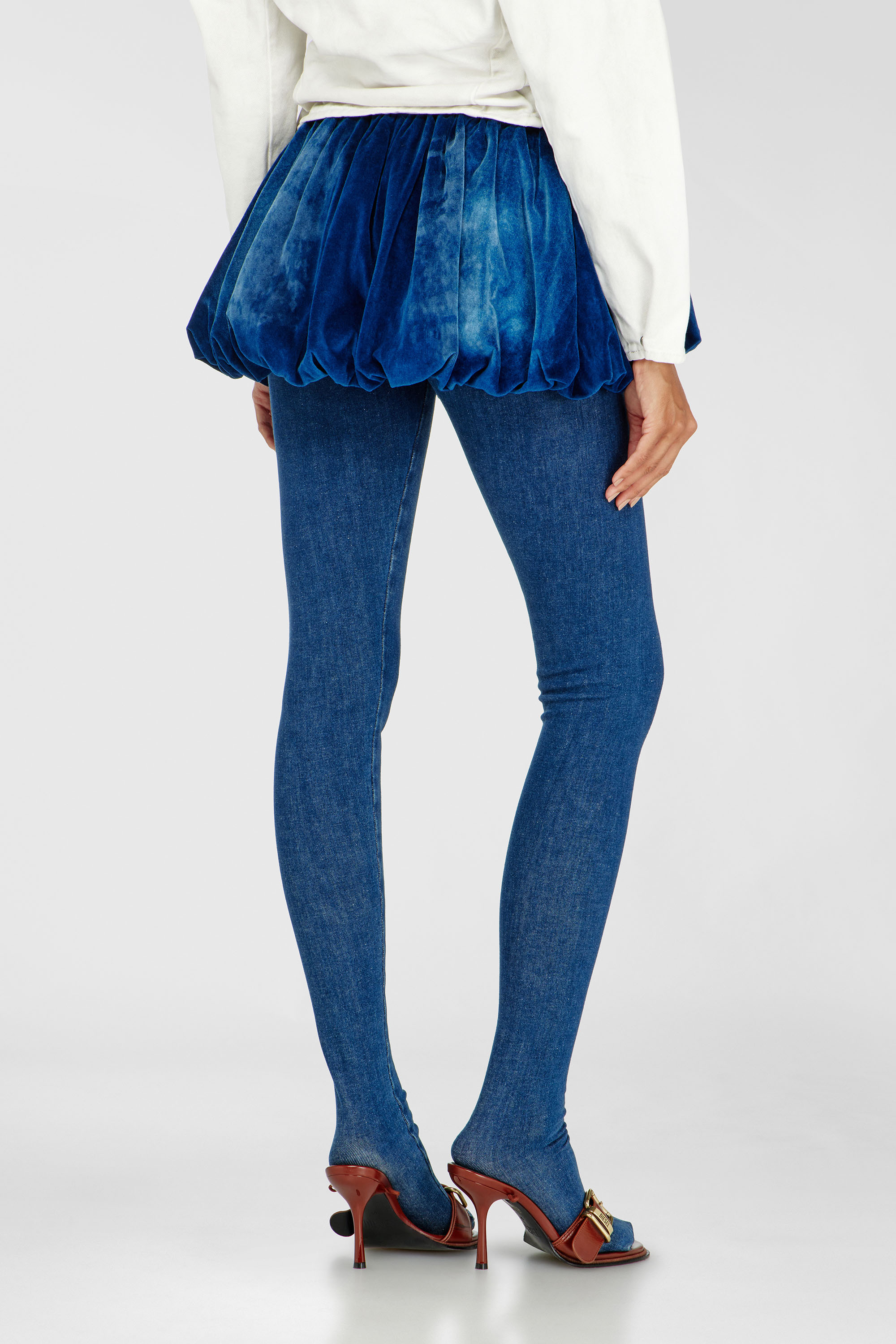 Diesel - DE-MUJ-FSJ1, Jupe courte bouffante en denim velours Femme in Bleu - 4