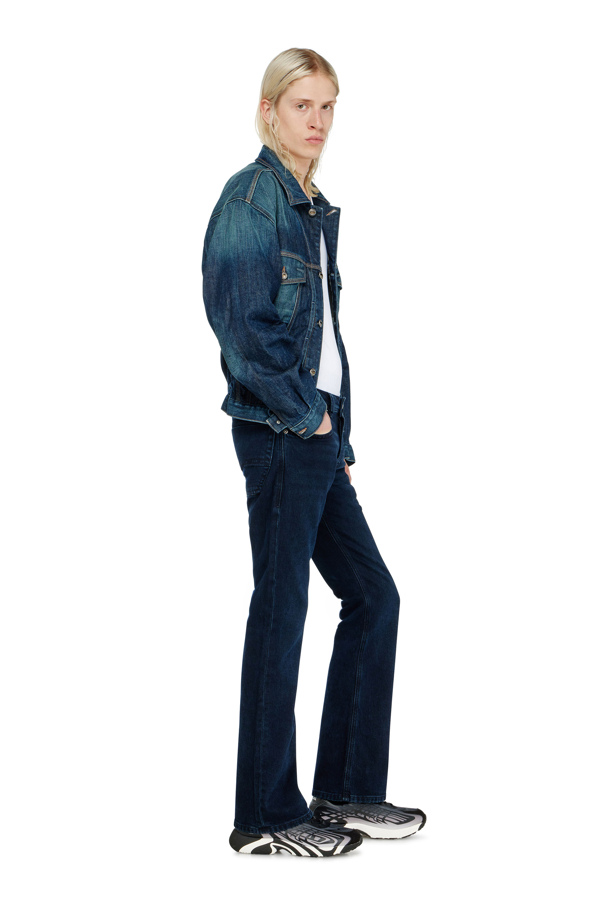 Diesel - Bootcut Jeans 2007 Zatiny 0KBBJ Uomo, Blu Scuro - Image 2