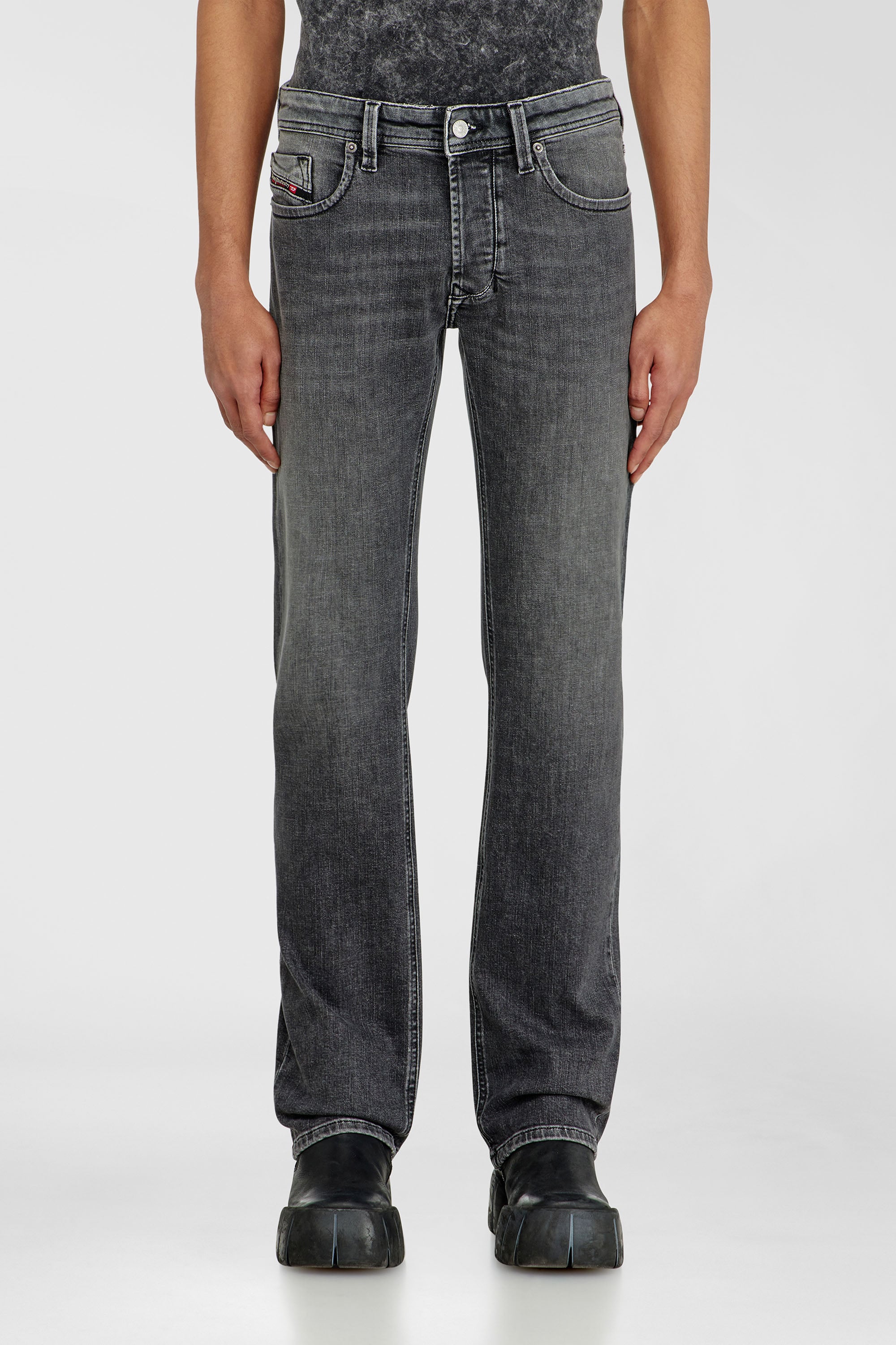 Diesel - Herren Regular Jeans 1985 Larkee 0HDBD, Schwarz/Dunkelgrau - 1