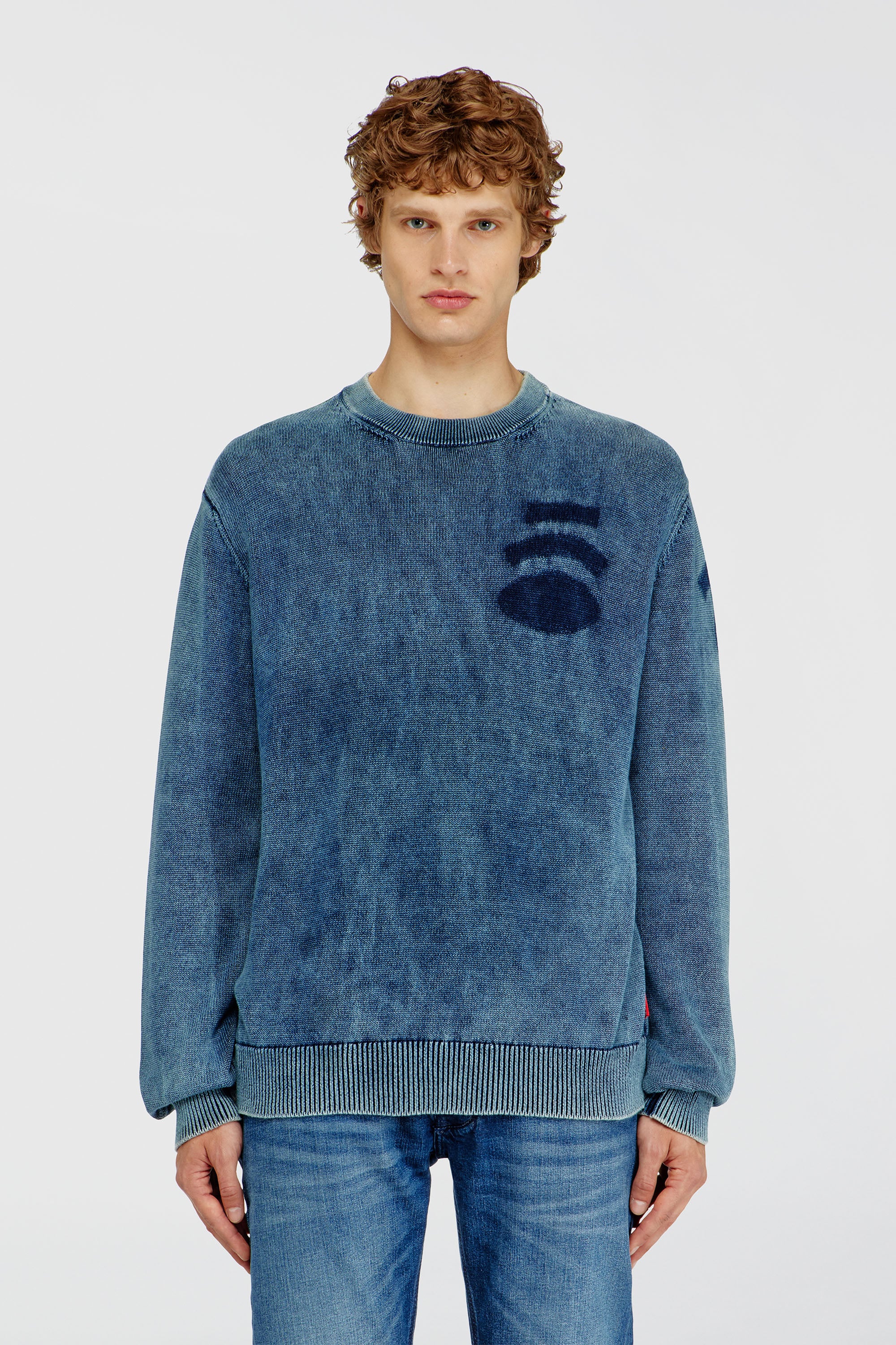 Diesel - K-PERNE, Maglione effetto denim con dettagli patch Uomo in Blu - 1