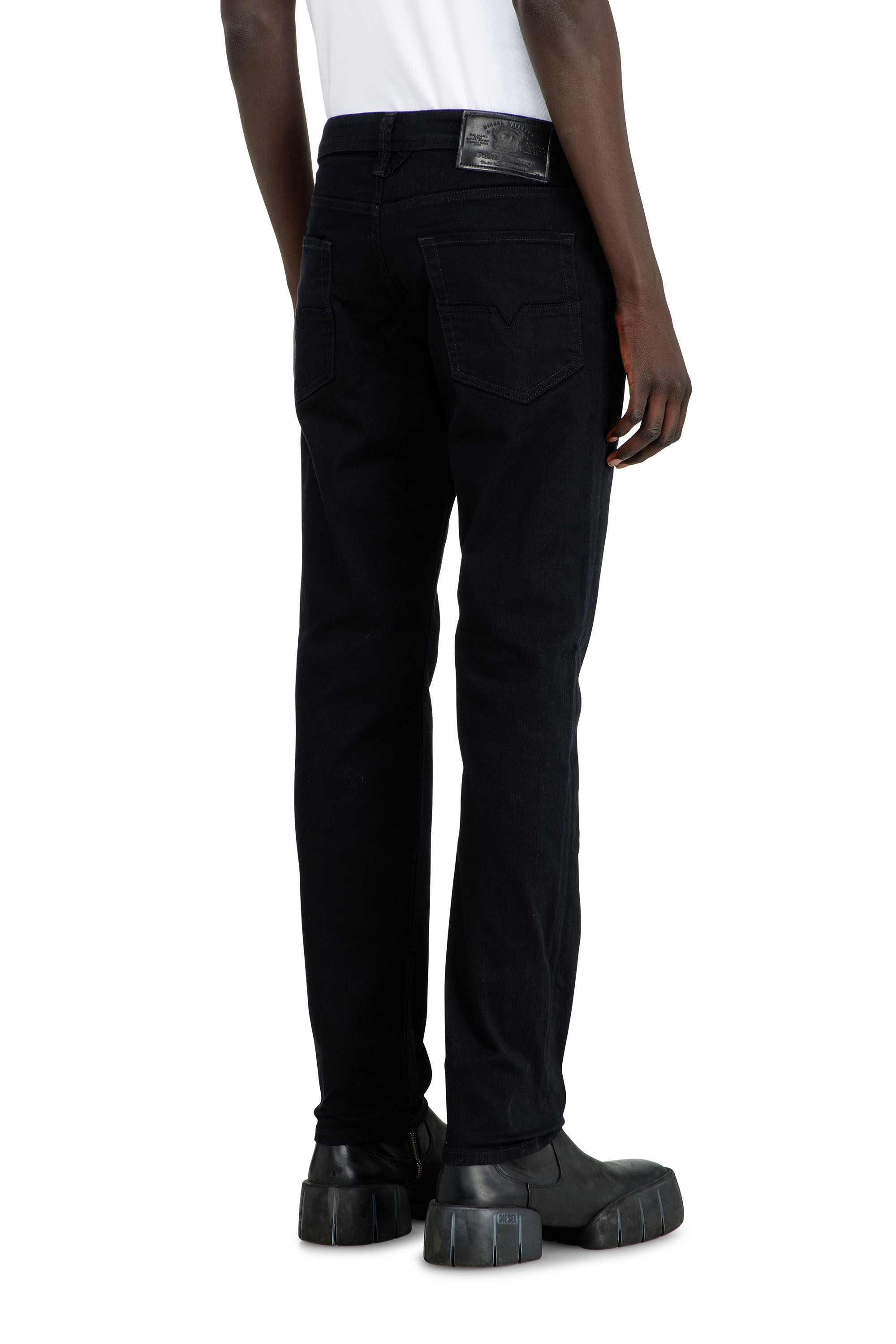 Diesel - Herren Regular Jeans 1986 Larkee-Beex 0688H, Schwarz/Dunkelgrau - 5