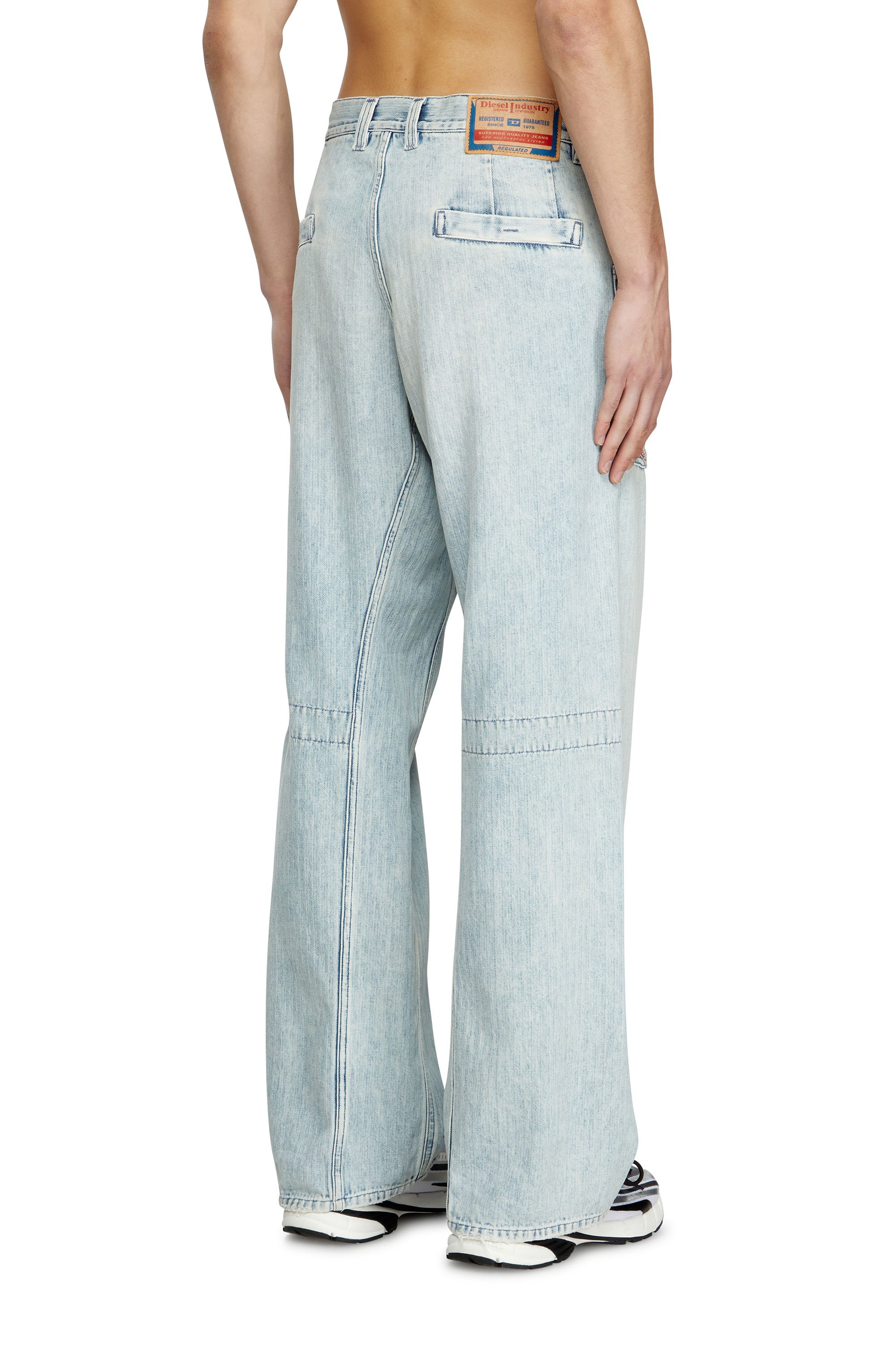 Diesel - Relaxed Jeans D-Zeta 09L60 Uomo, Blu Chiaro - Image 4