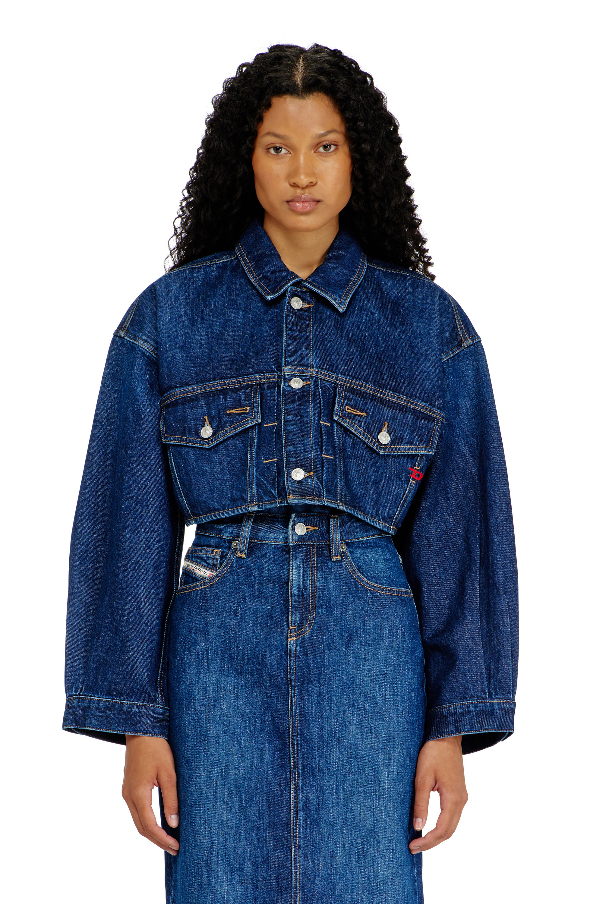 Diesel - DE-MALLEY, Damen Cropped oversized denim trucker jacket

&Uuml;bergro&szlig;e cropped Denim-Truckerjacke in Mittelblau - 1