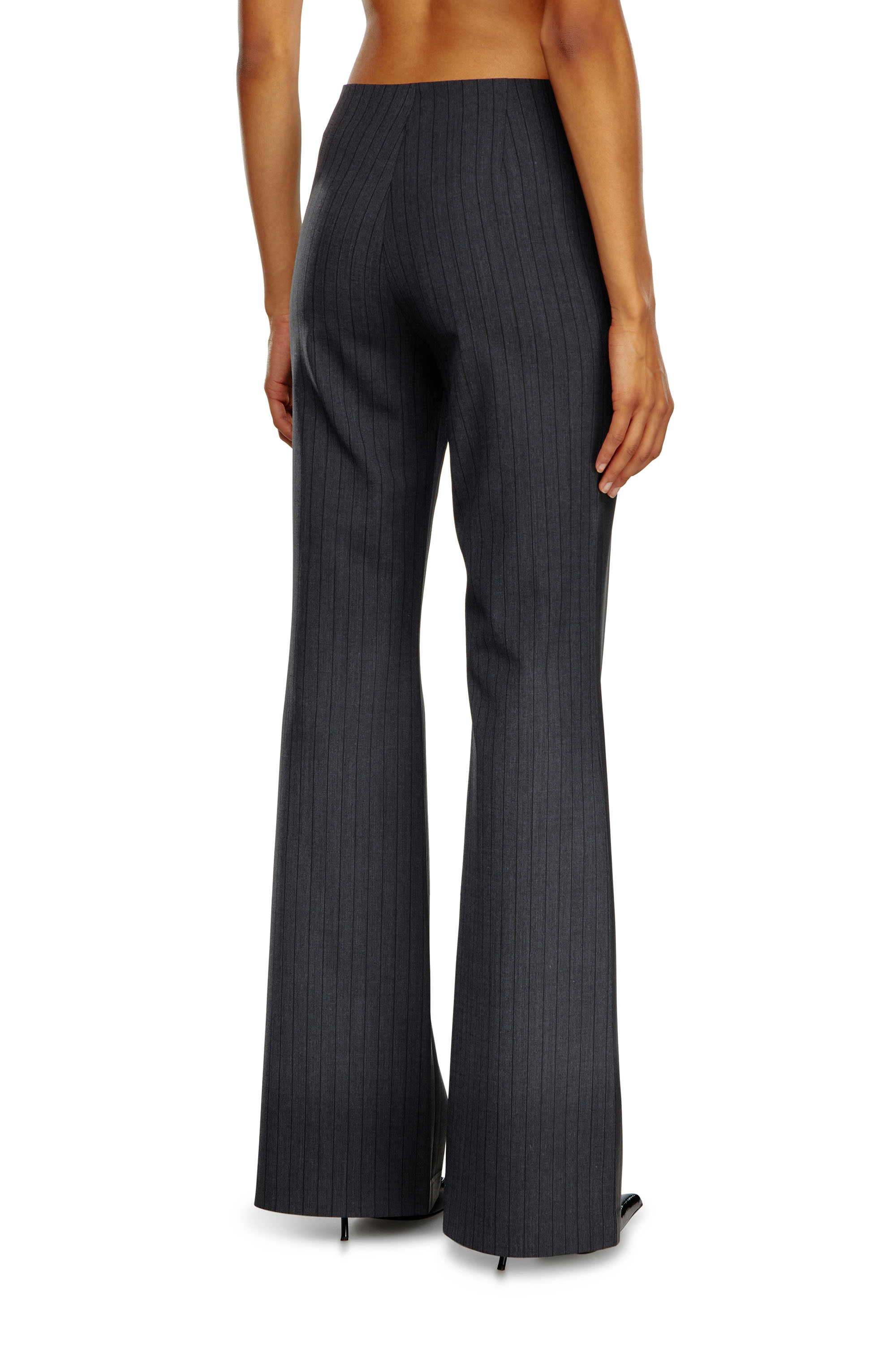 Diesel - P-OLARIS, Femme Pantalon à fines rayures avec devant enduit in Noir - Image 3