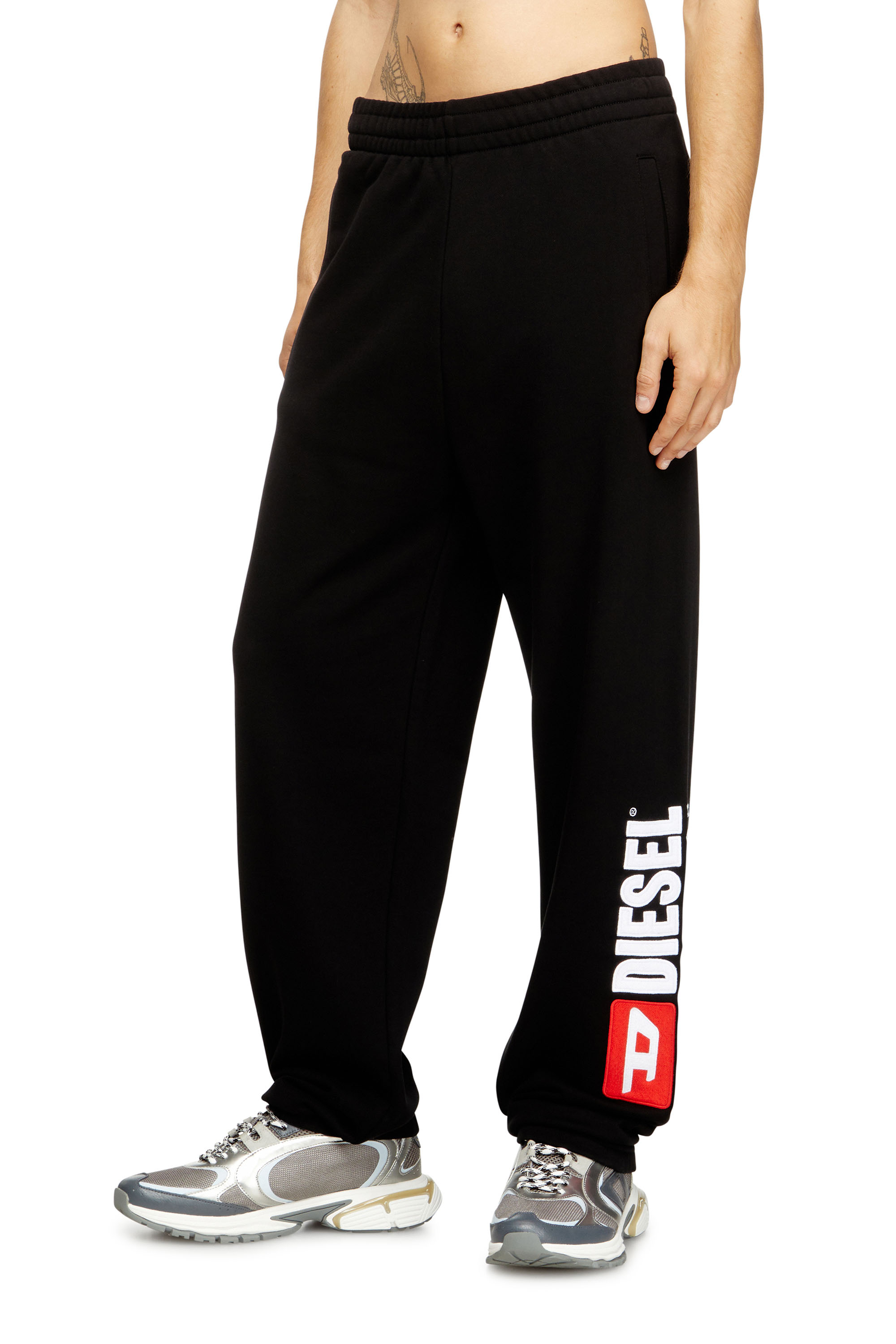 Diesel - P-MARKY-DIV, Pantalon de survêtement en coton avec patch Diesel Homme in Noir - 3