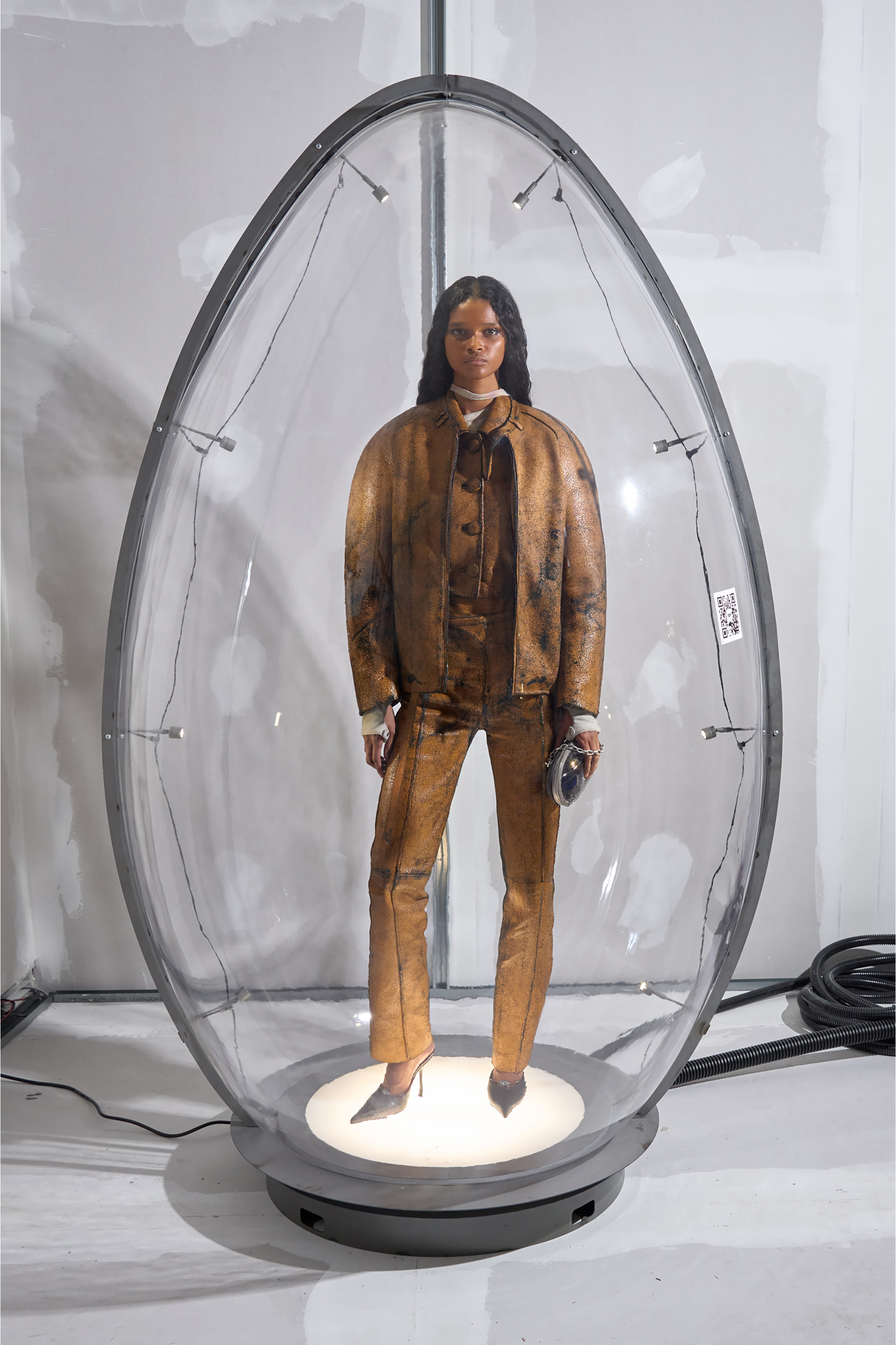 Diesel - L-RAYA, Damen Verk&uuml;rzte Kokonjacke aus Crackle-Leder in Braun - 3