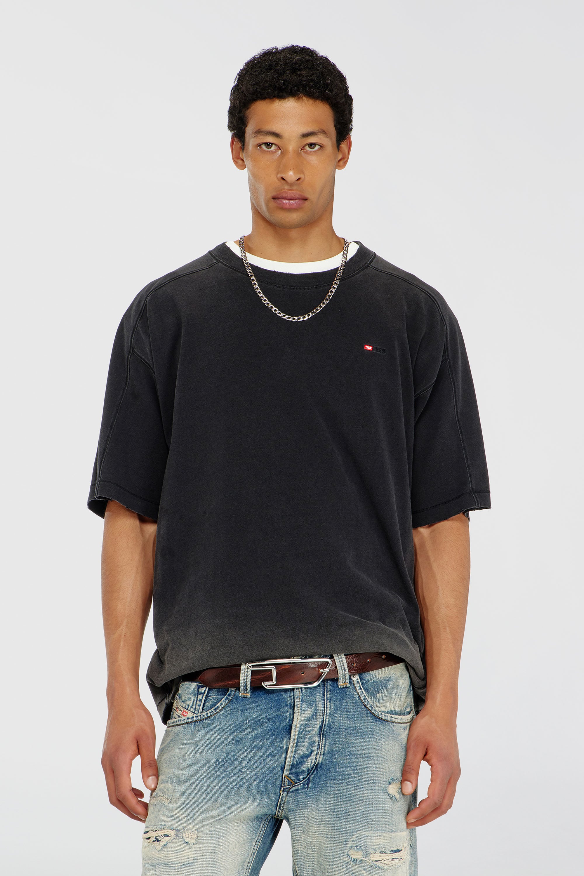 Diesel - T-CROX, Herren Baumwoll-T-Shirt mit Degrad&eacute;-Effekt in Schwarz - 1