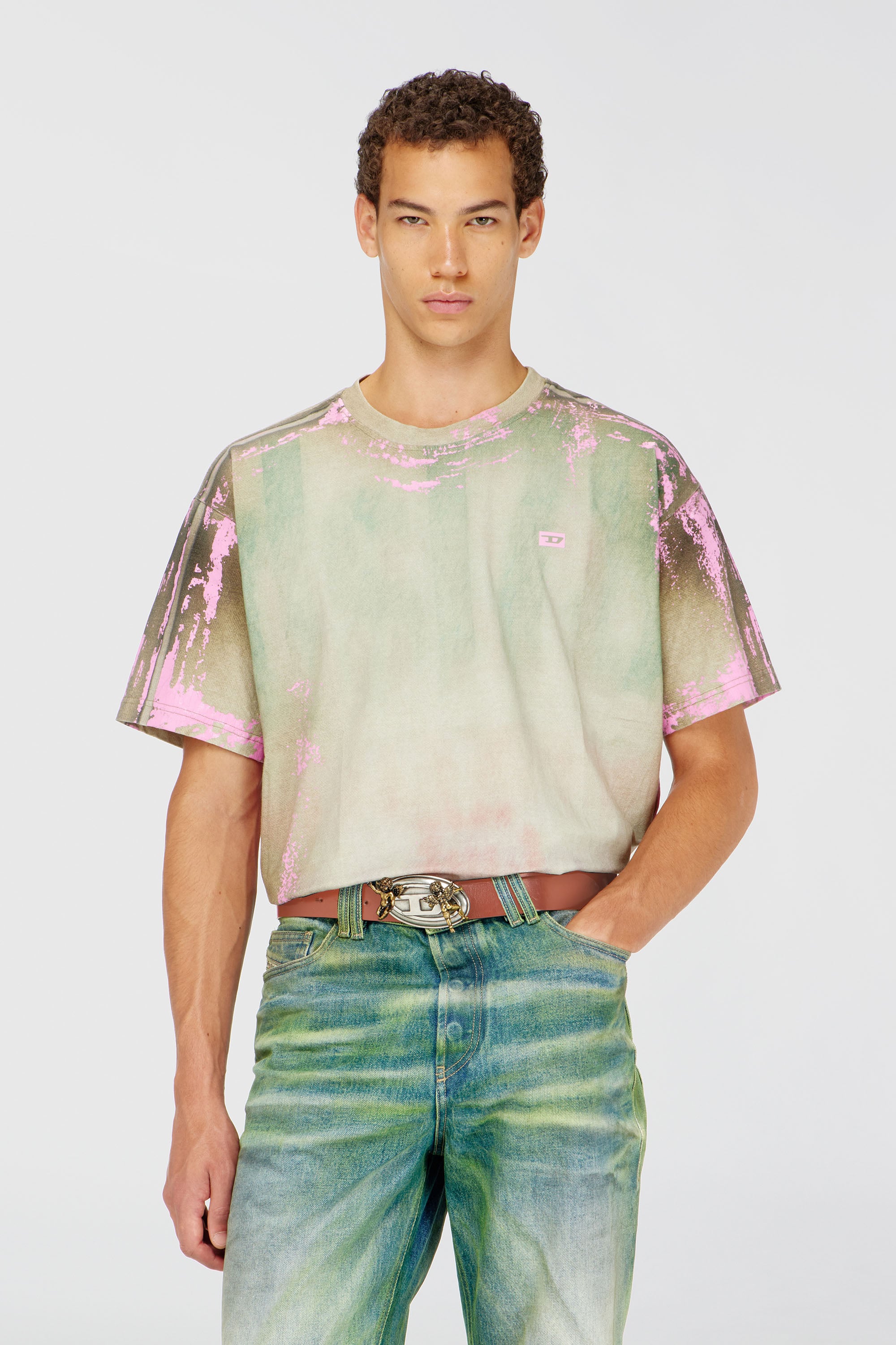 Diesel - T-FILMY-SHO, Herren T-Shirt aus Jersey mit Leder-Crack-Effekt in Rosa/Gr&uuml;n - 3