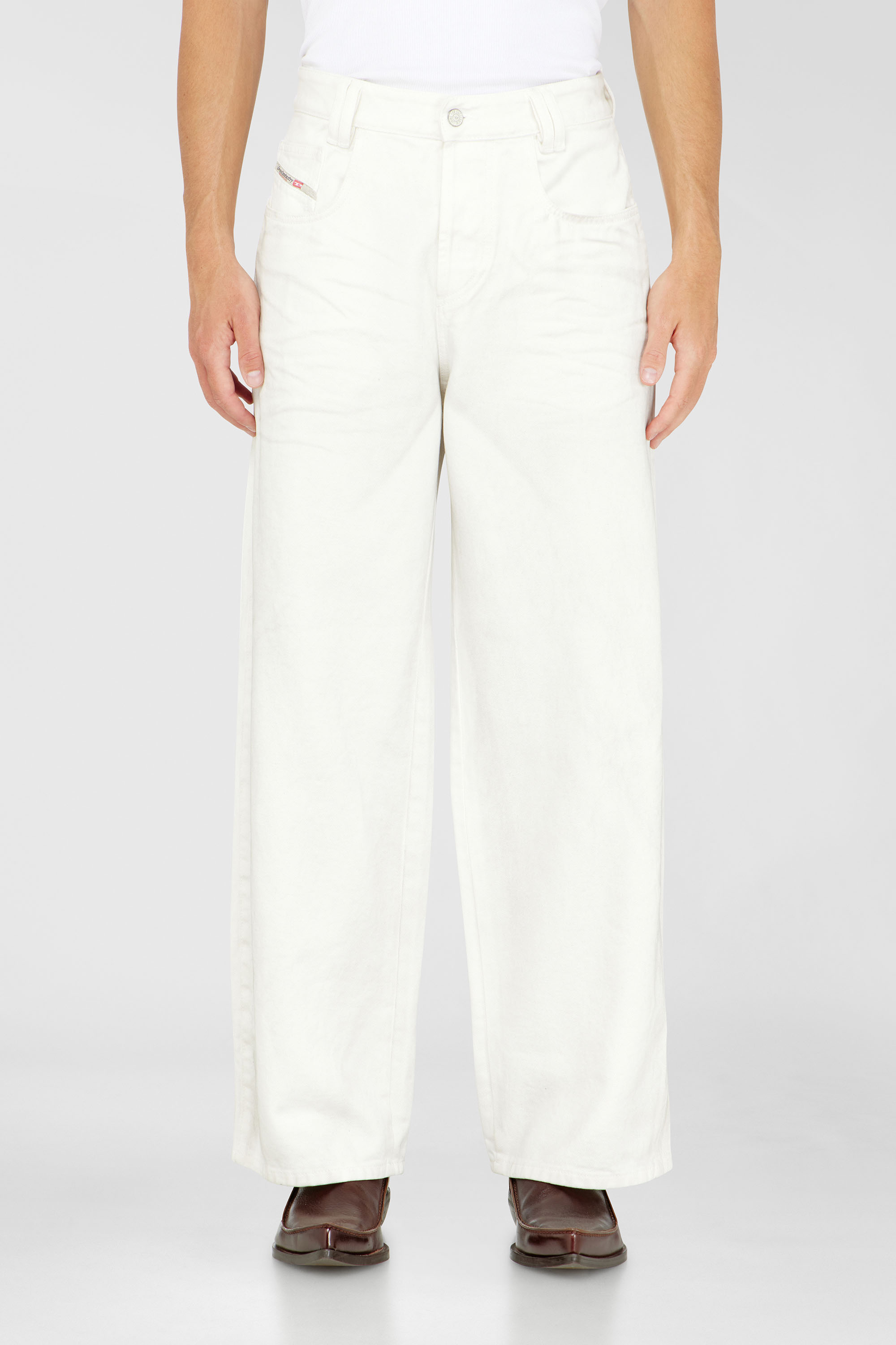 Diesel - Unisex Relaxed Jeans 1982 D-Hakou 007GG, Wei&szlig; - 4