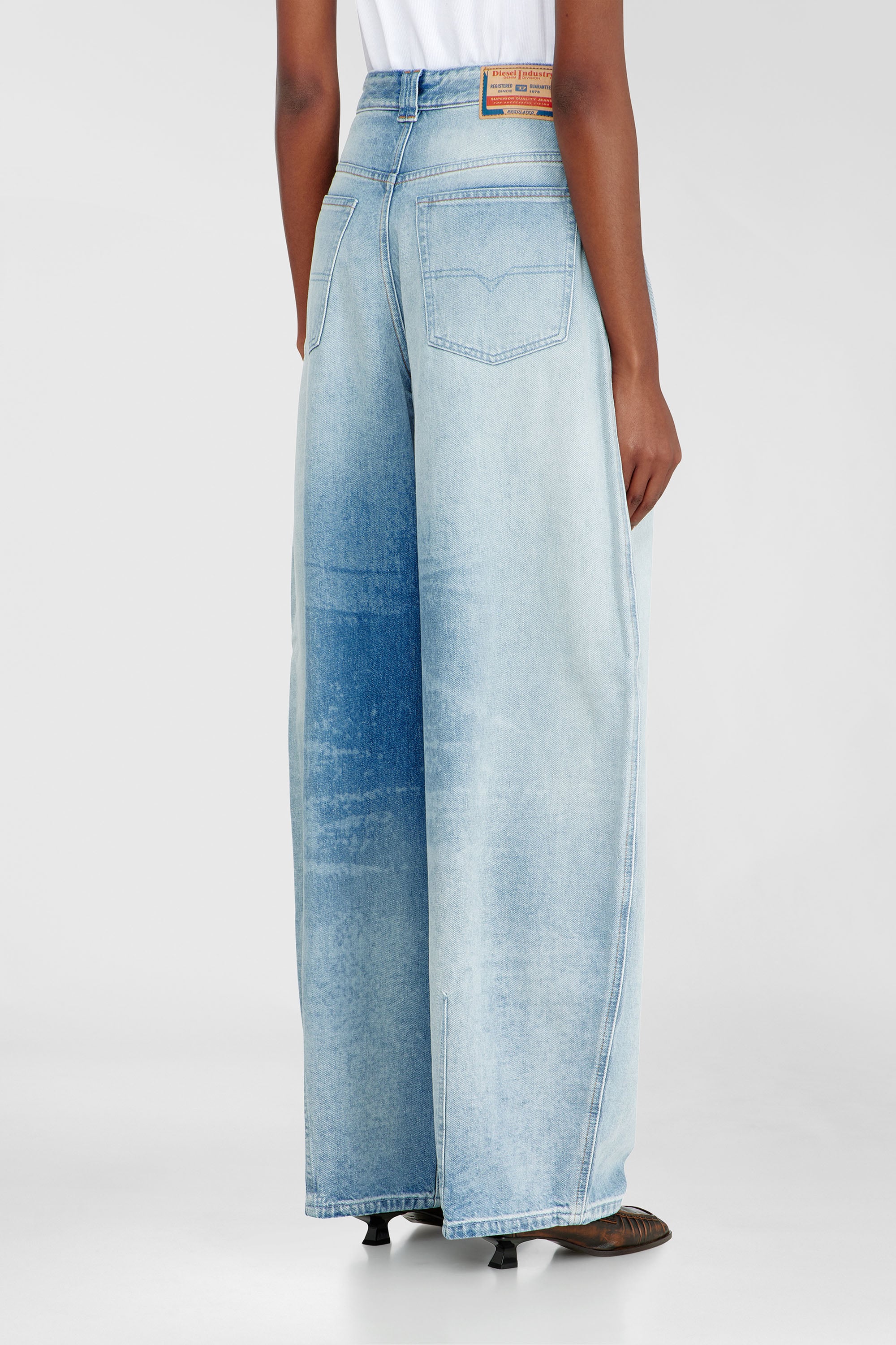 Diesel - Relaxed Jeans 1987 D-Khelz 007EE Donna, Blu Chiaro - Image 5