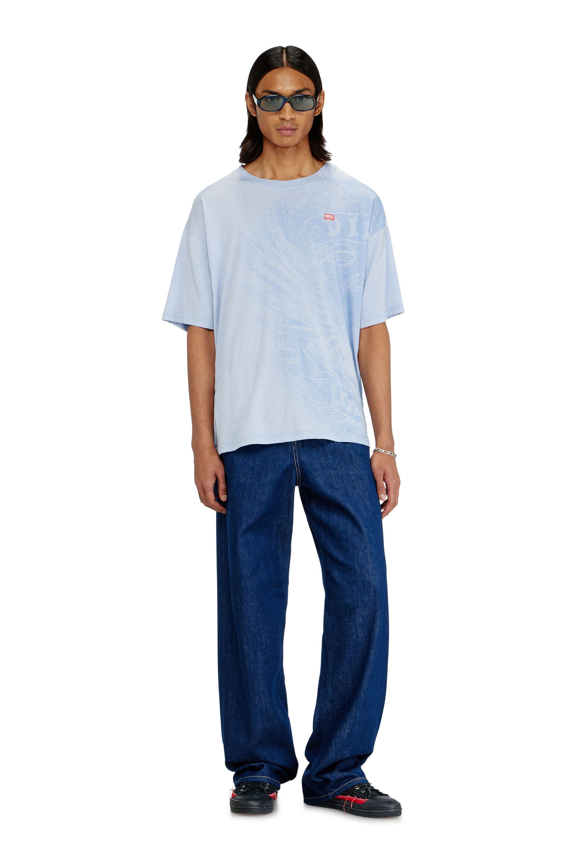 Diesel - T-BOXT-AA3, T-shirt dal taglio rilassato con stampe a pigmenti Uomo in Blu - 1