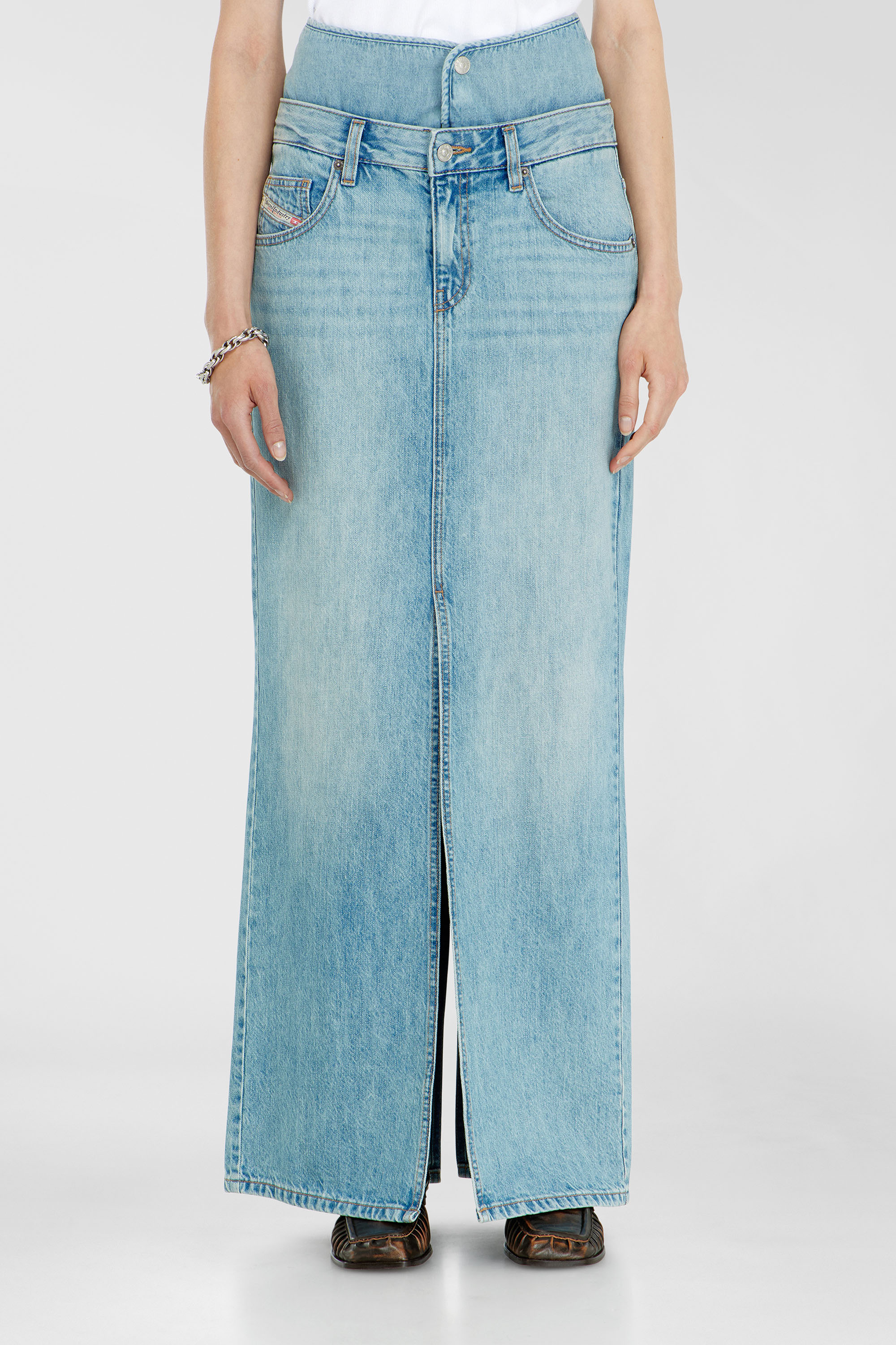 Diesel - DE-SPIVEY, Jupe longue en denim effet jean avec fentes Femme in Bleu - 2