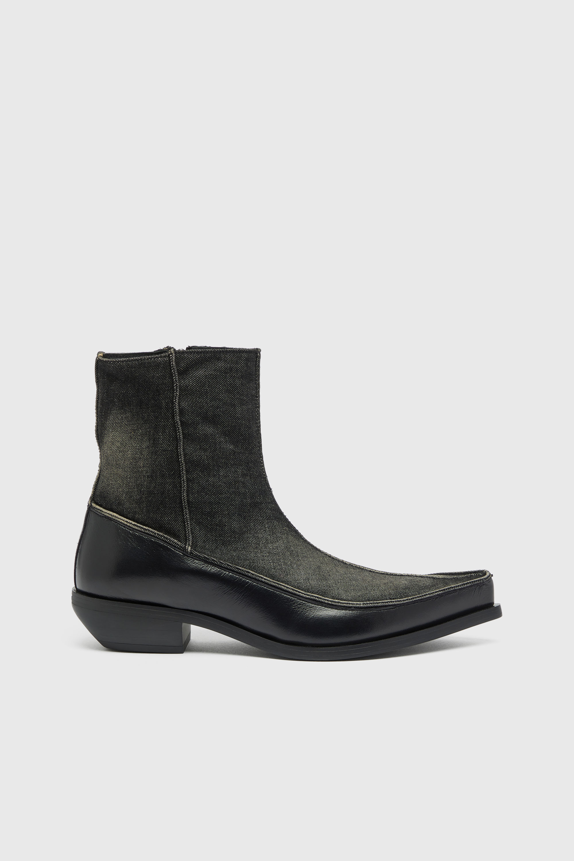 Diesel - D-FRIDO-30-TR, Man's D-Frido-Western ankle boots in leather and denim in null - 1