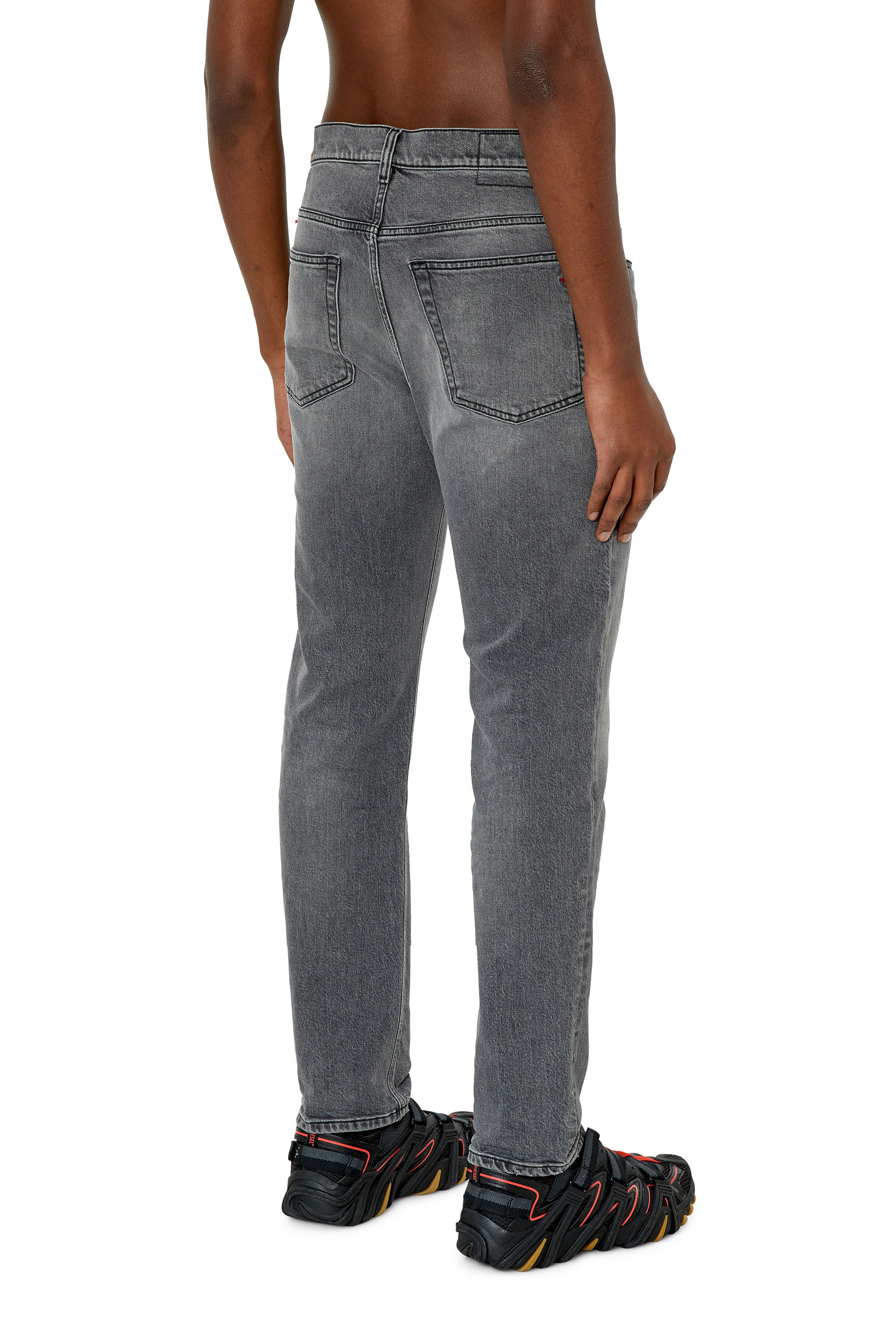 Diesel - 2005 D-Fining 09E87 Tapered Jeans, Schwarz/Dunkelgrau - Image 2