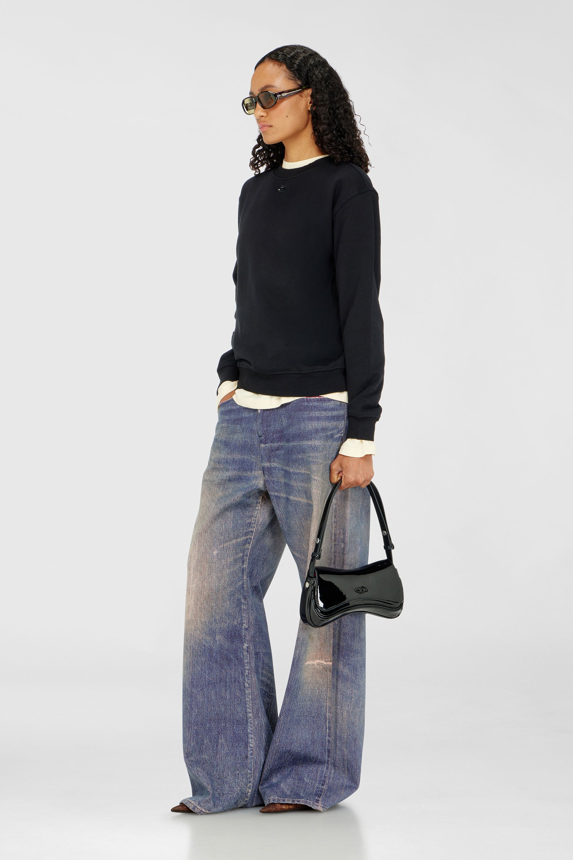 Diesel - F-NORMY-OD, Damen Baumwollsweatshirt mit ovaler D-Stickerei in Schwarz - 2