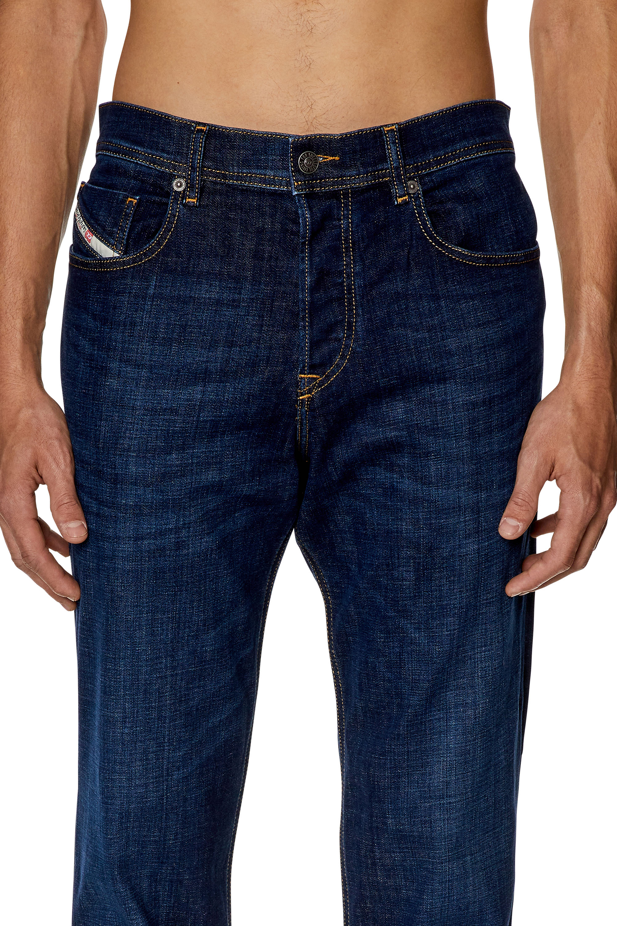Diesel - 2023 D-Finitive 09F89 Tapered Jeans, Blu Scuro - Image 3