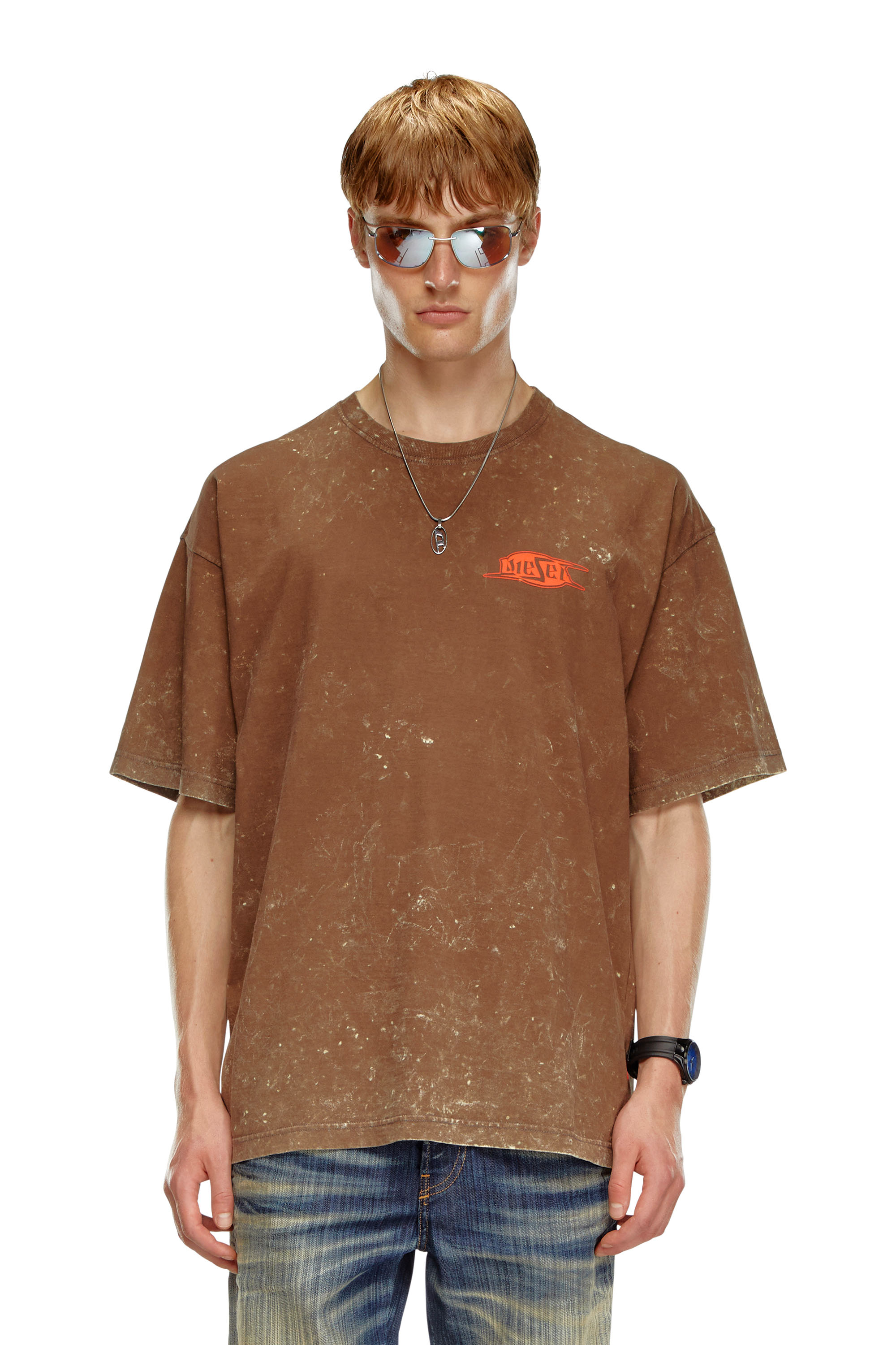 Diesel - T-BOXT-Q8, T-shirt effetto marble con logo puffy Uomo in Marrone - 1