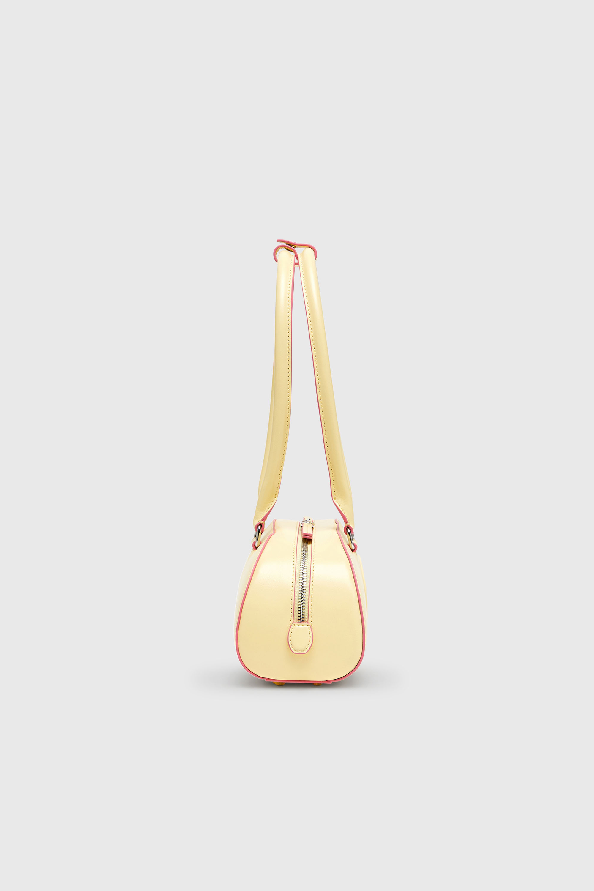Diesel - 1DR DOME SHOULDER EW, 1DR Dome - Sac bowling allong&eacute; en cuir Femme in Jaune - 4
