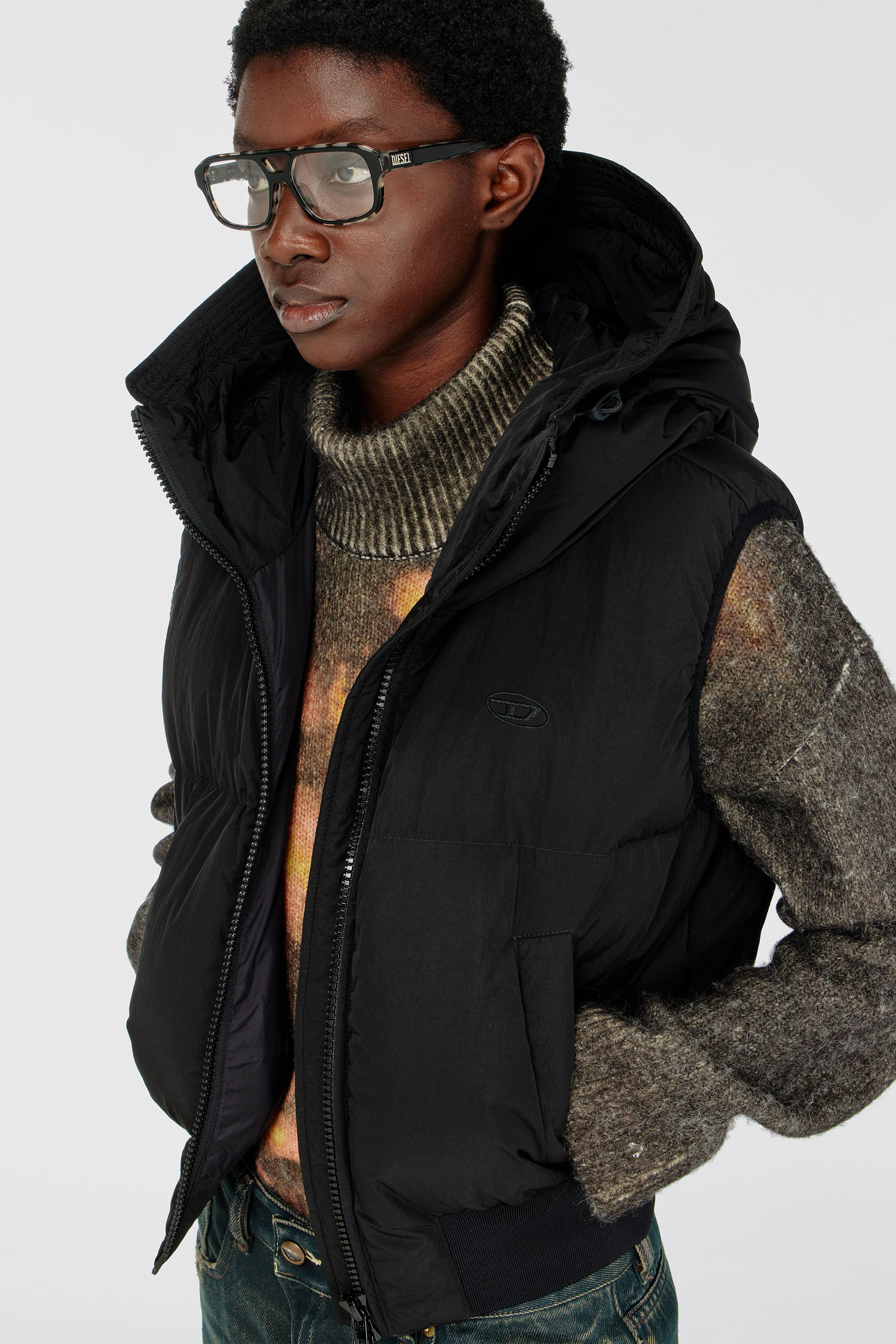 Diesel - W-PEYT-SSL-NEW-P1, Gilet imbottito in nylon crinkle Donna in Nero - 5
