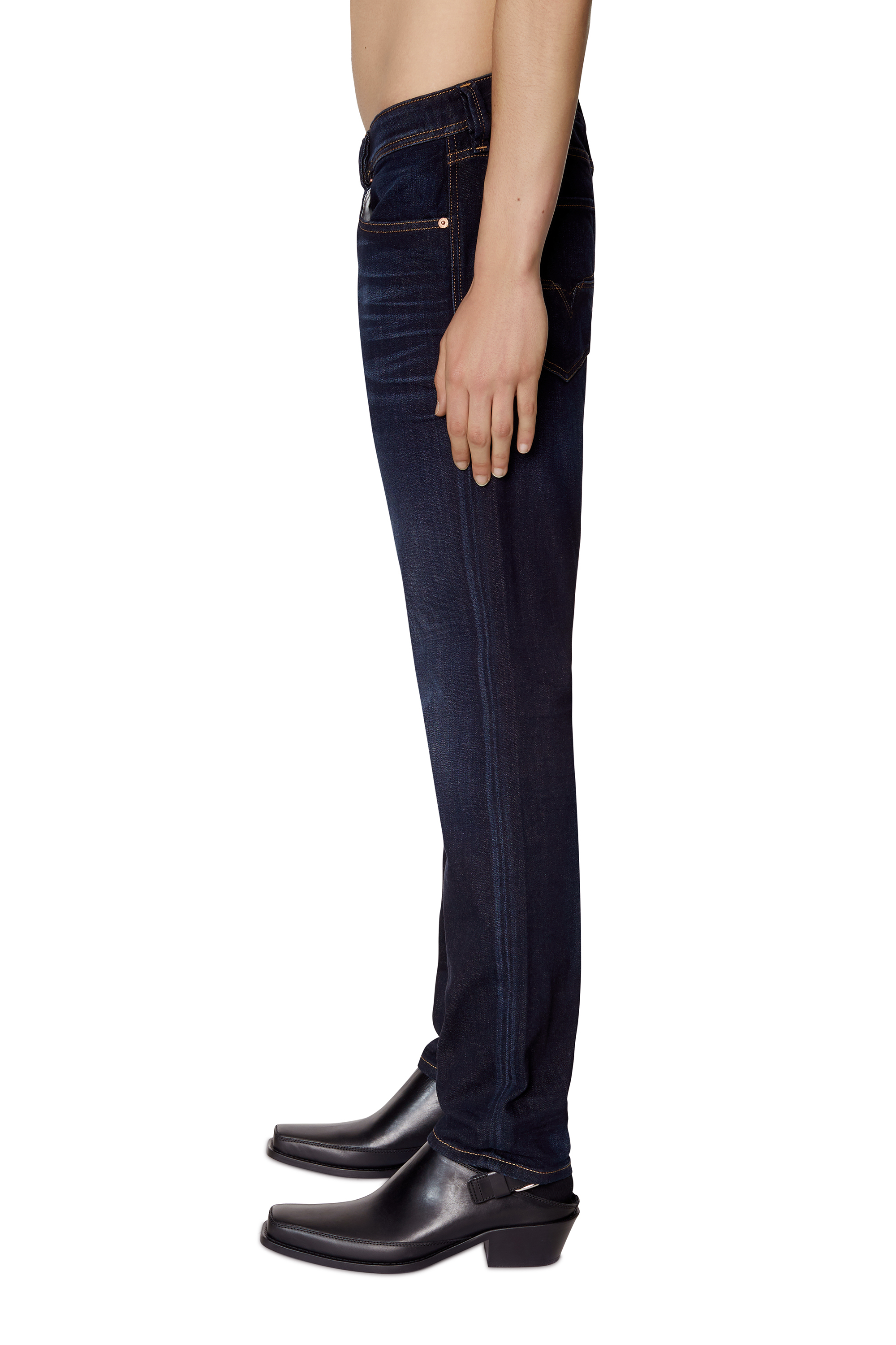 Diesel - Regular Jeans 1986 Larkee-Beex 009ZS Uomo, Blu Scuro - Image 5