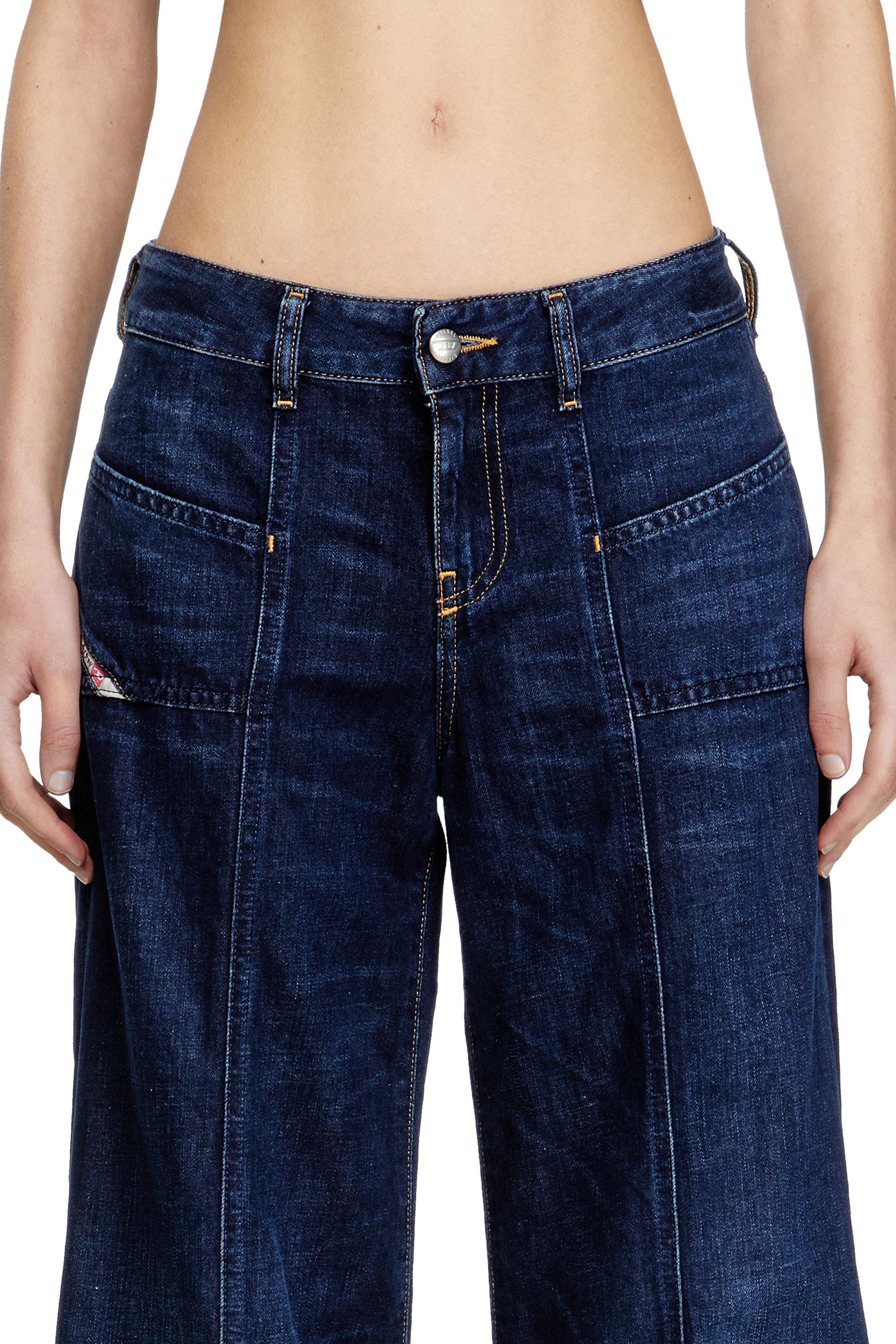 Diesel - Flare Jeans D-Akii 068RA Femme, Bleu Foncé - Image 5