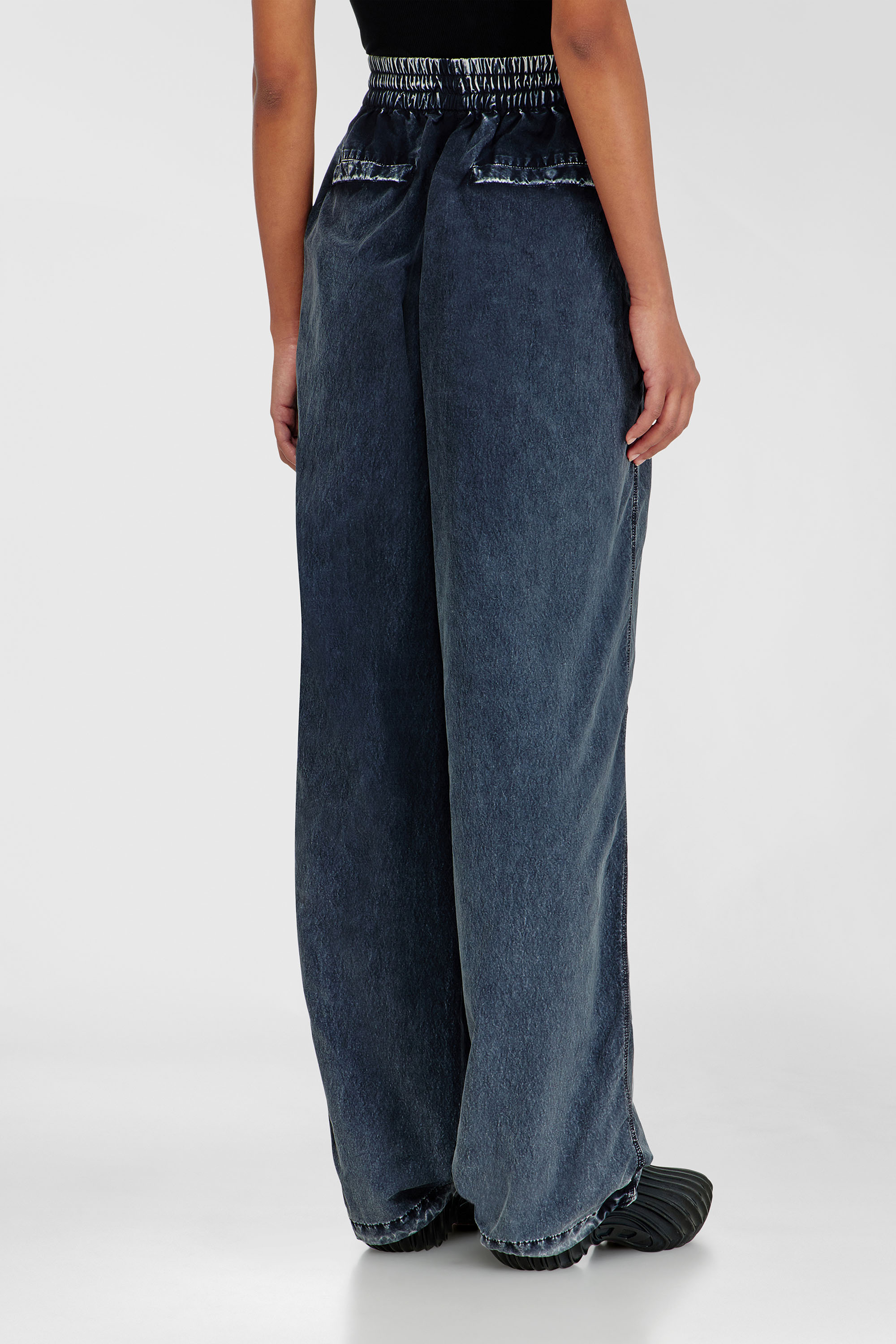 Diesel - P-APYRI, Damen Acid-wash Trackpants aus Nylon-Taslan in Dunkelblau - 4