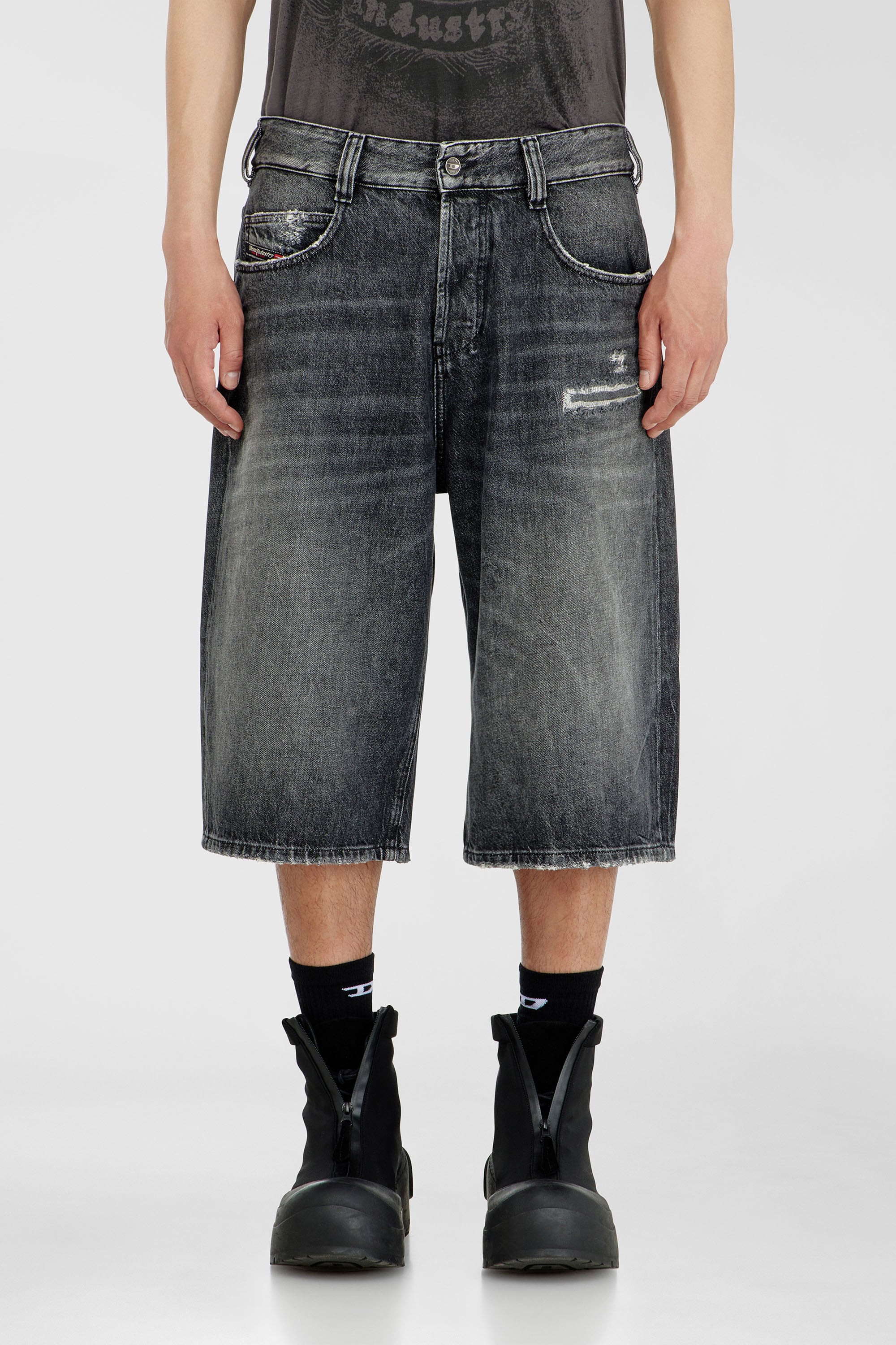 Diesel - D-ENIM-M-SHORT, Pantaloni corti relaxed in denim con rotture Unisex in Grigio - 3