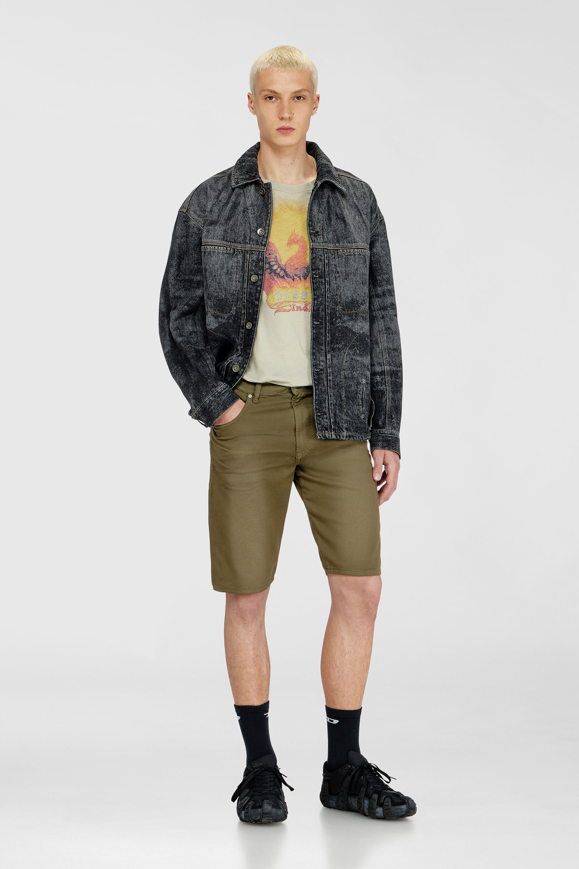 Short slim en denim color&eacute;