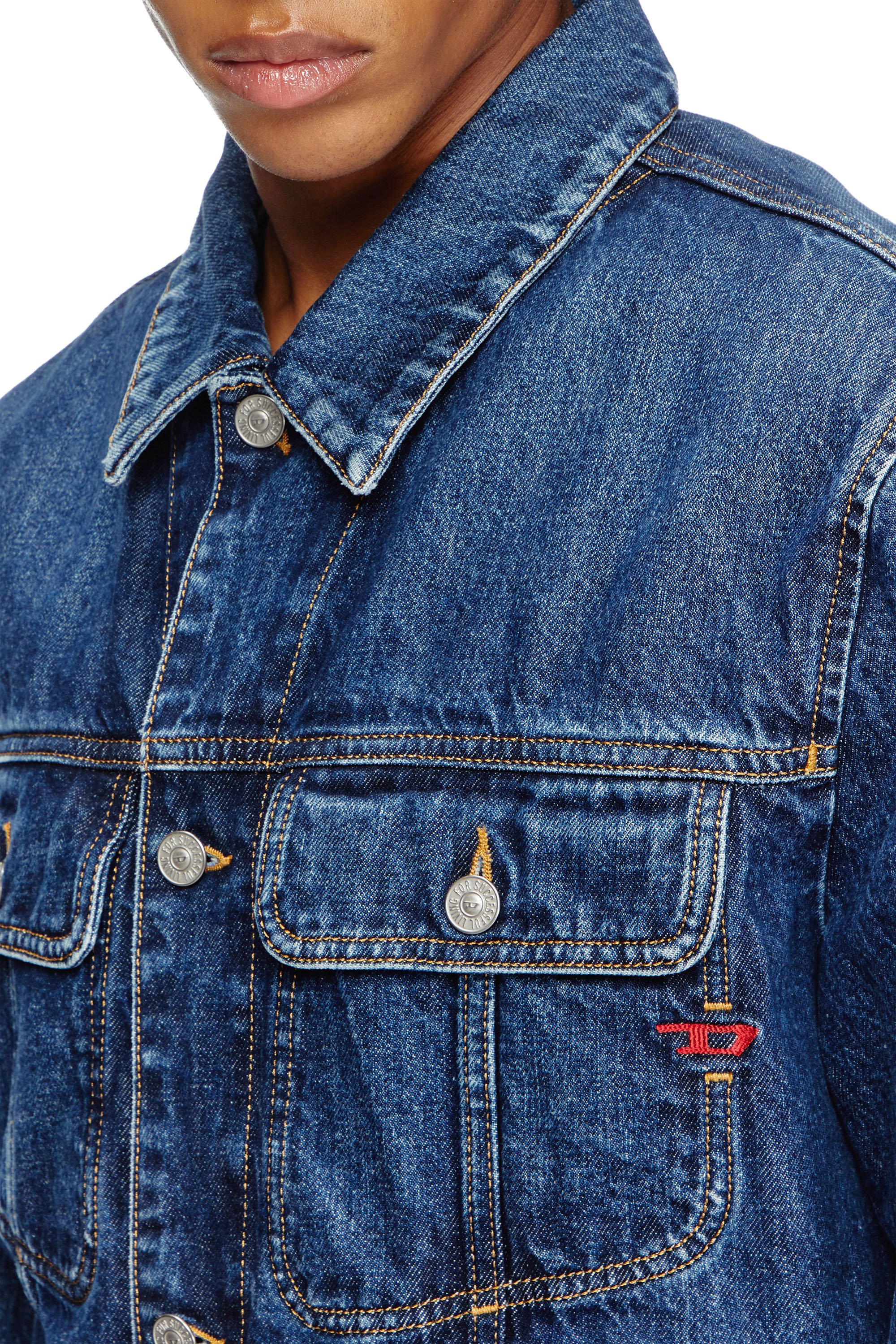 Diesel - D-BARCY, Veste trucker avec un fit regular Homme in Bleu - 5