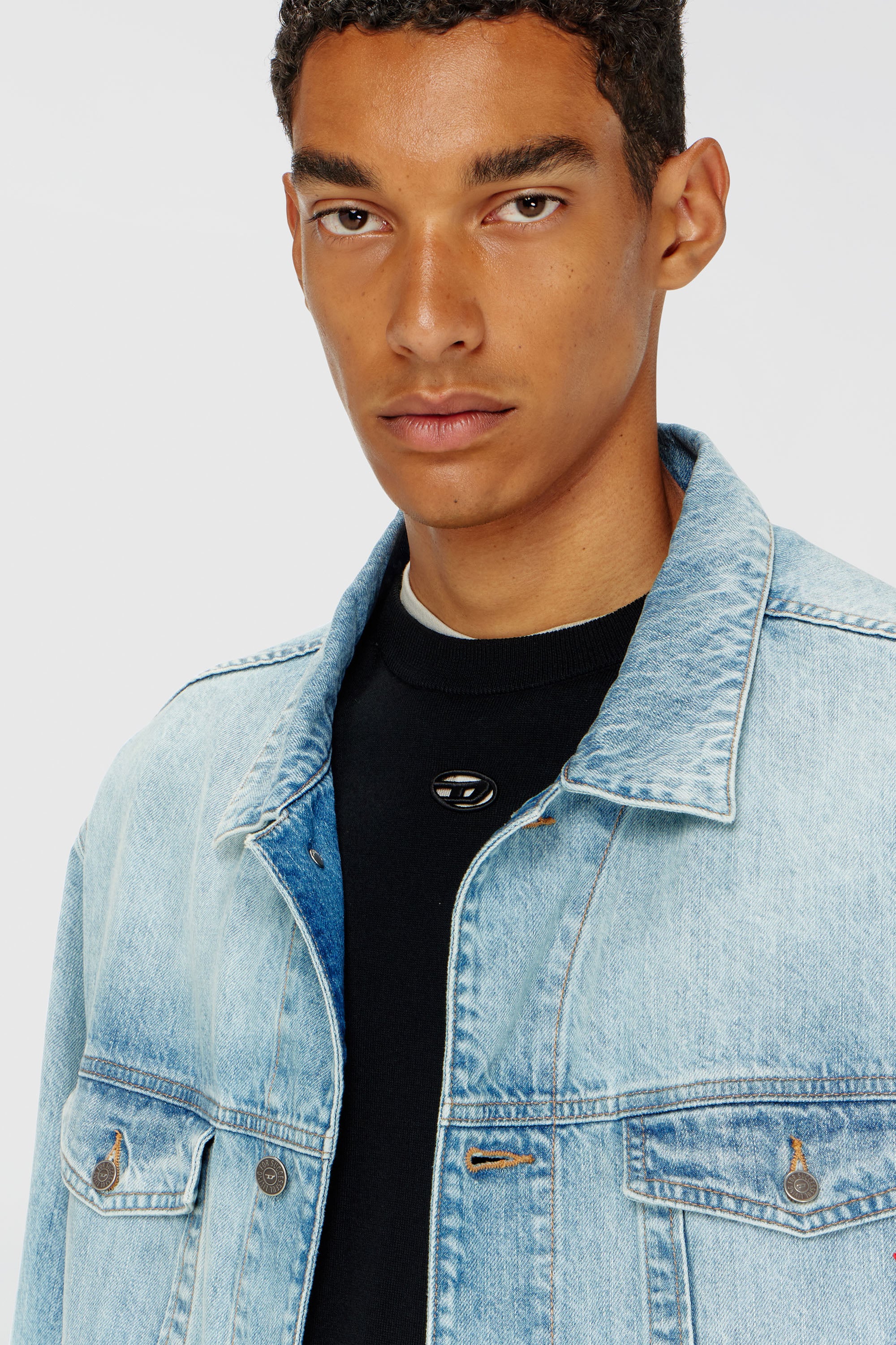 Diesel - K-VALIAM, Pull en laine avec logo cut-out Homme in Noir - 5