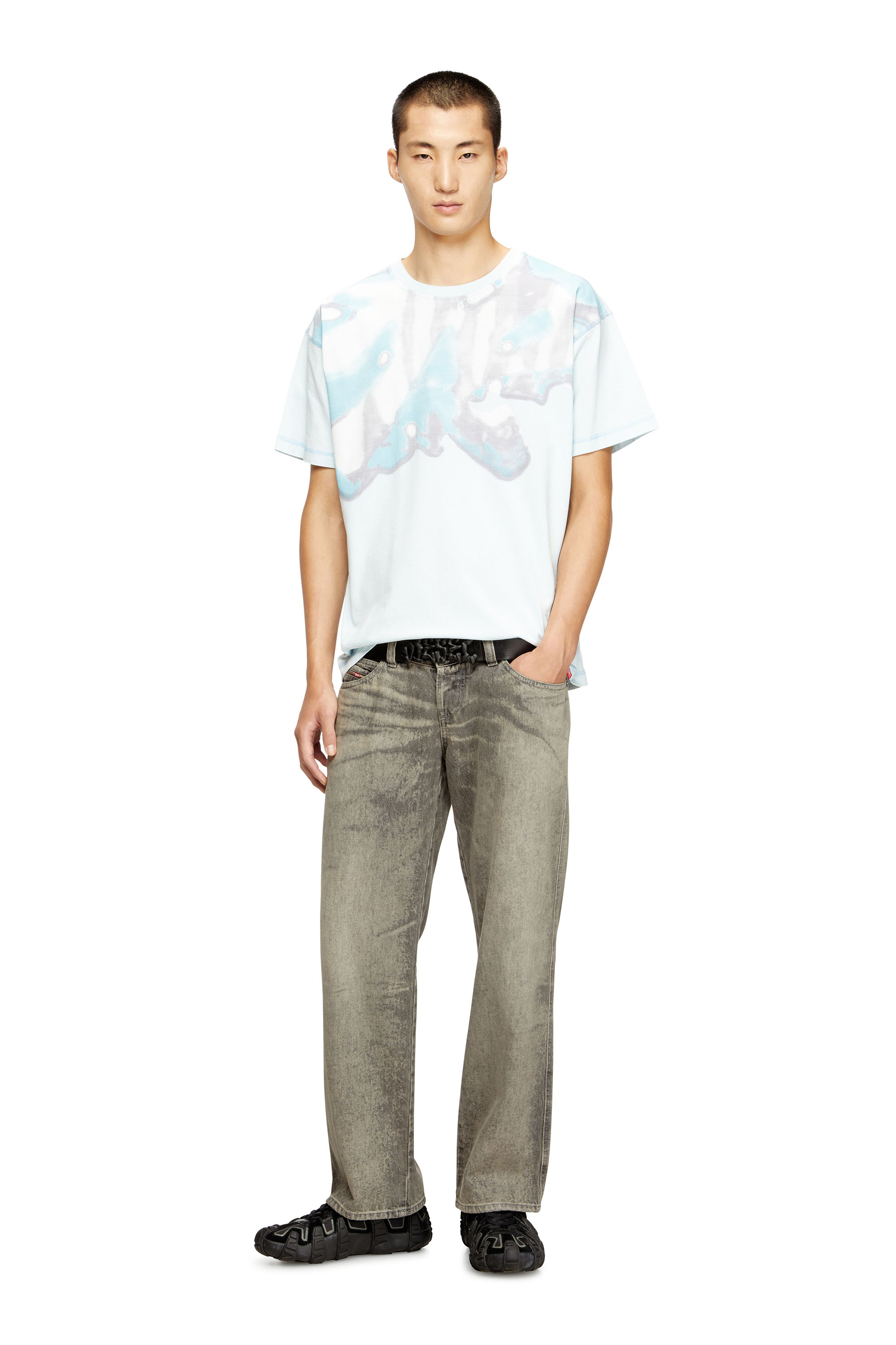 Diesel - T-GASPARD-IHBJ, T-shirt con stampa grafica sfumata Uomo in Blu - 2