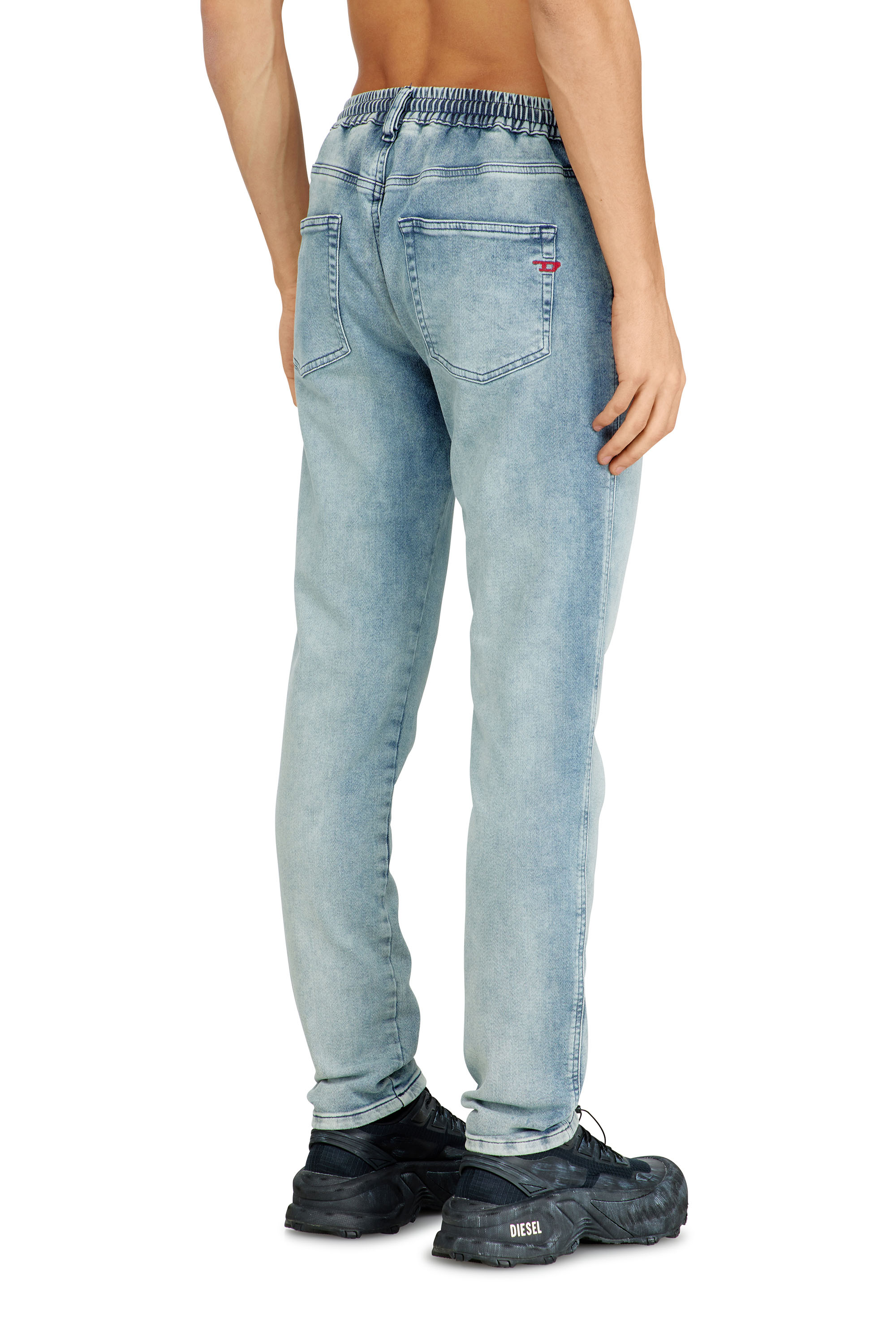 Diesel - Slim 2062 D-Strukt Joggjeans&reg; 068UB Uomo, Blu Chiaro - Image 4