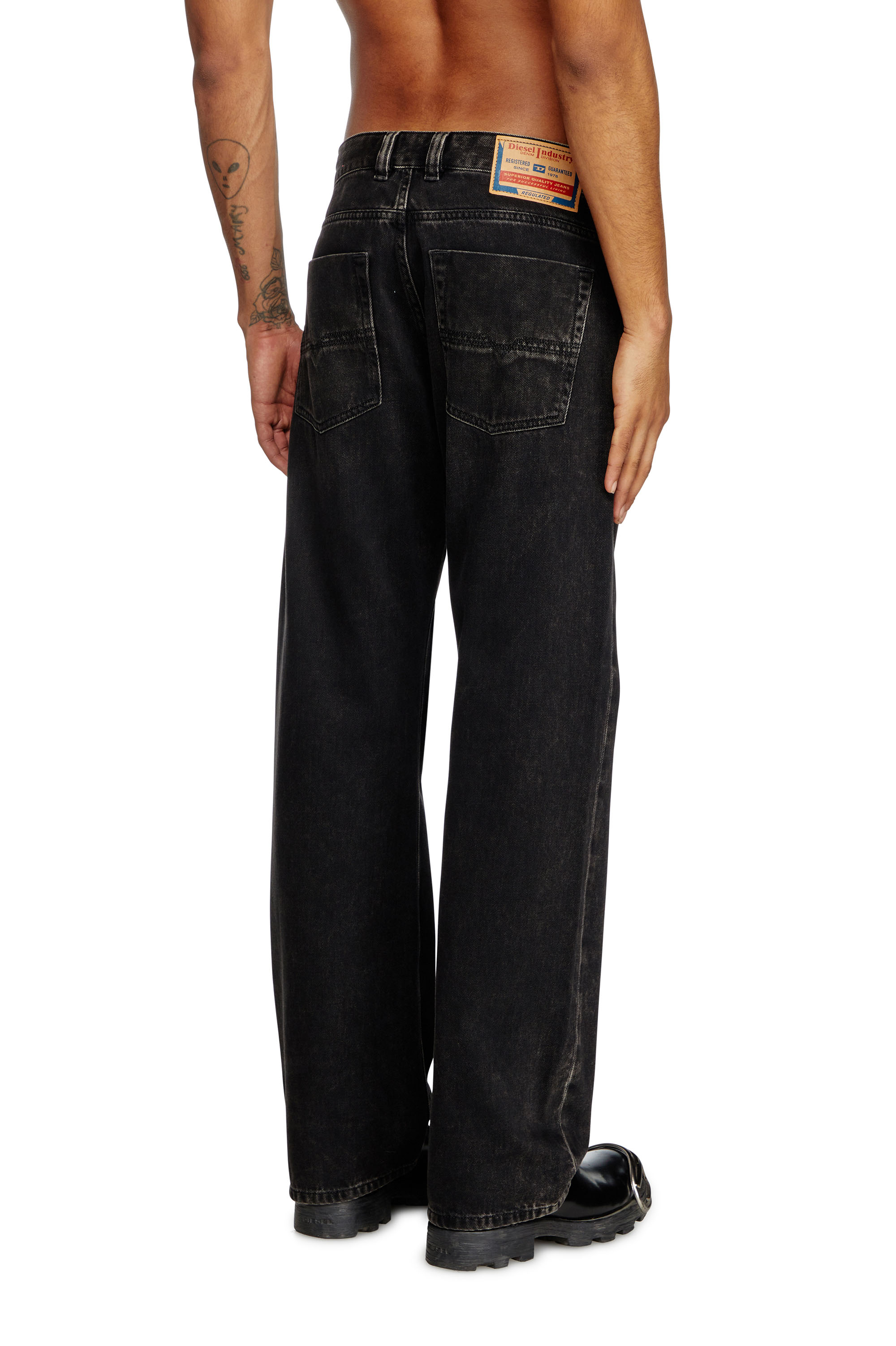 Diesel - Relaxed Jeans 1980 D-Eeper 09J96 Uomo, Nero/Grigio scuro - Image 4