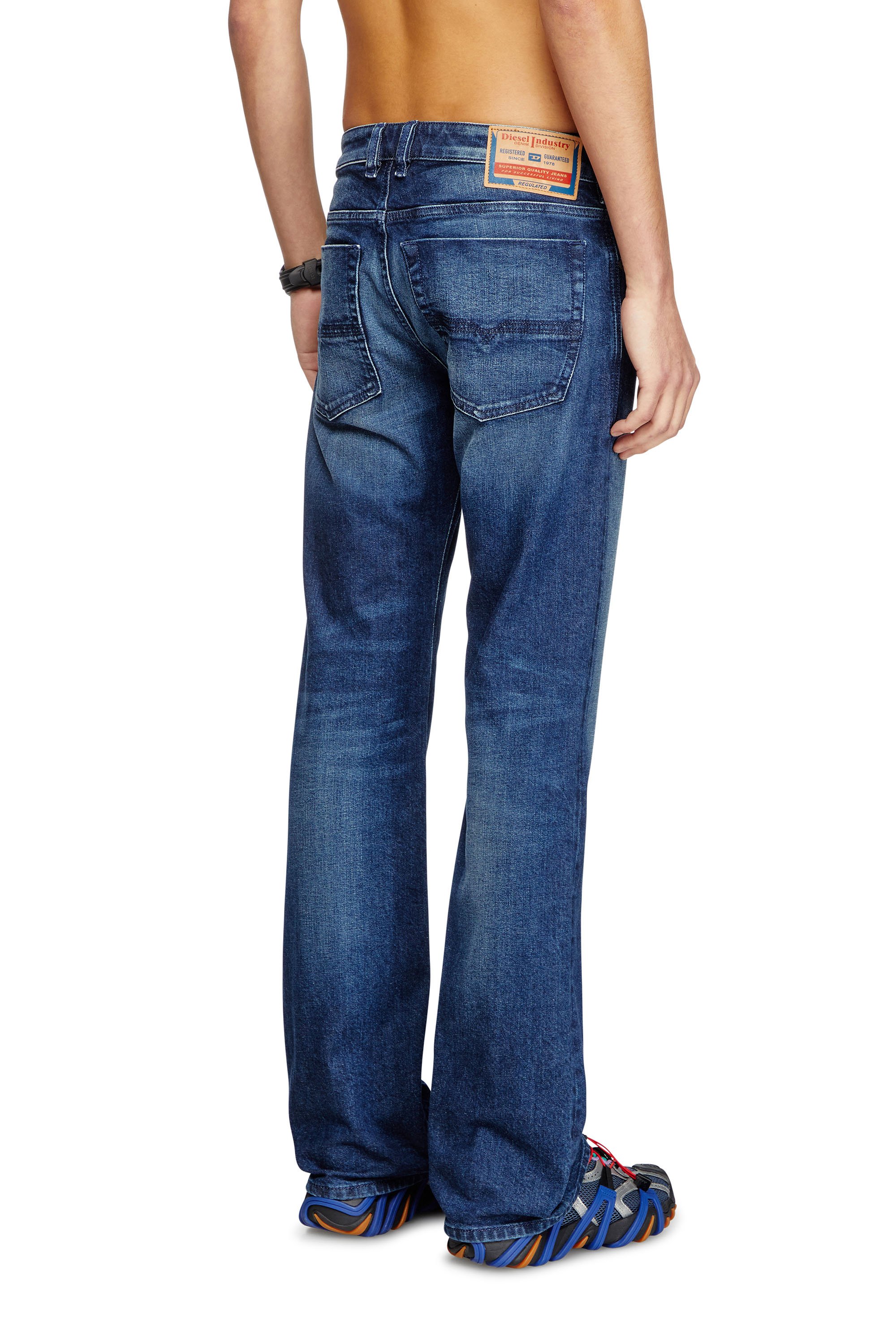 Diesel - Bootcut Jeans 2007 Zatiny 09L51 Homme, Bleu Foncé - Image 4