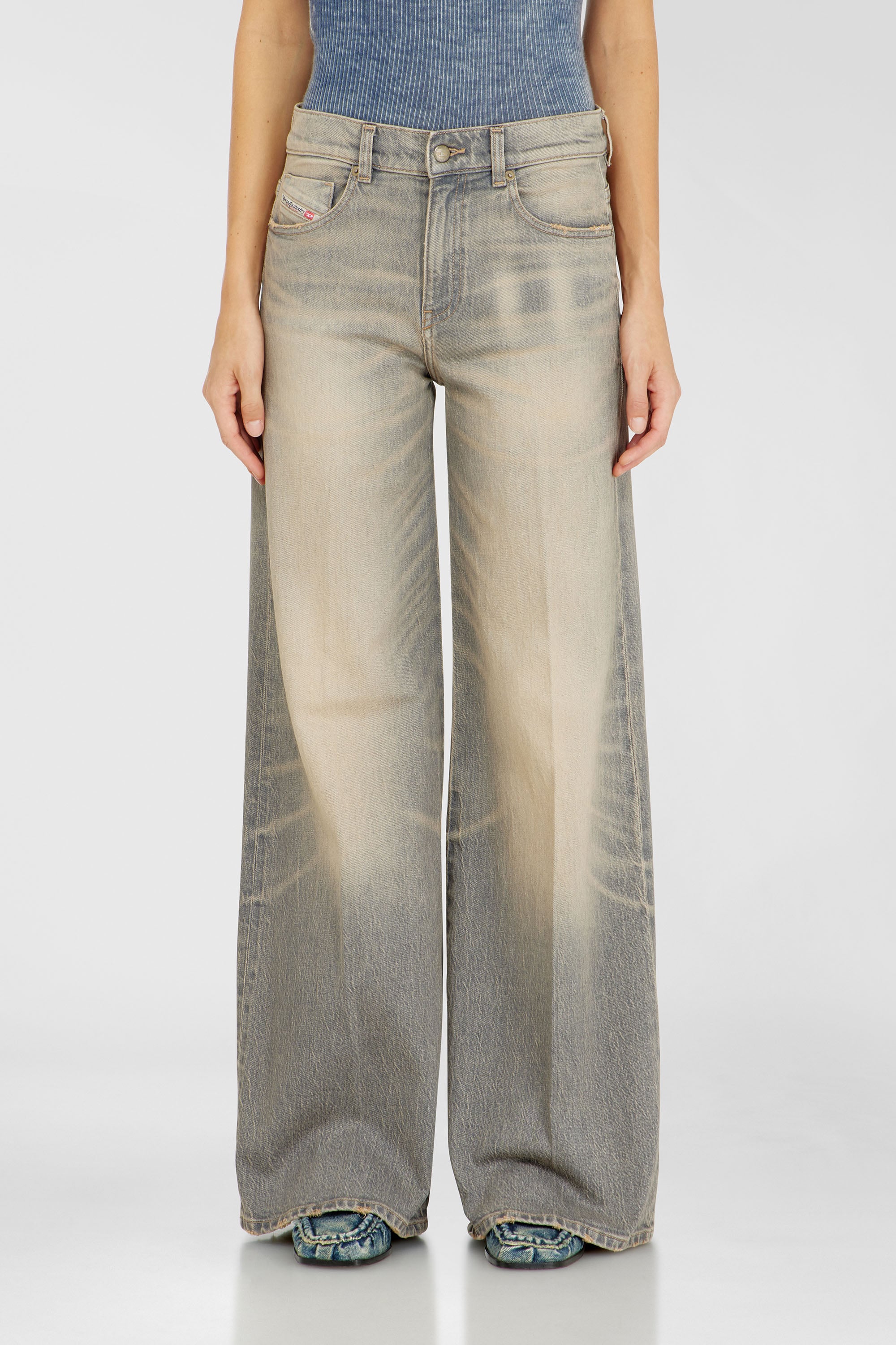 Diesel - Flare Jeans 1978 D-Akemi 0LJDV Femme, Gris - Image 1