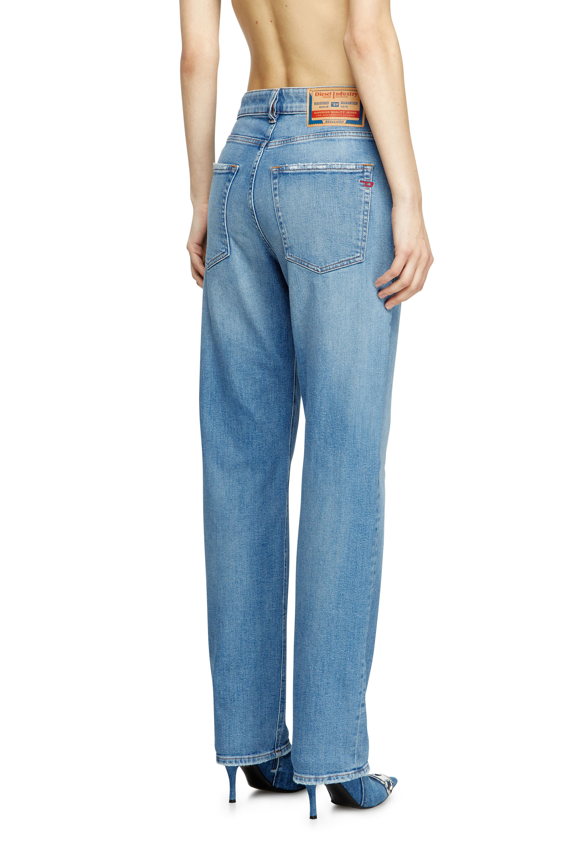 Regular Jeans 1988 D-Ark 09M22, Bleu Clair Diesel - Regular Jeans 1988 D-Ark 09M22 Femme, Bleu Clair - Image 4