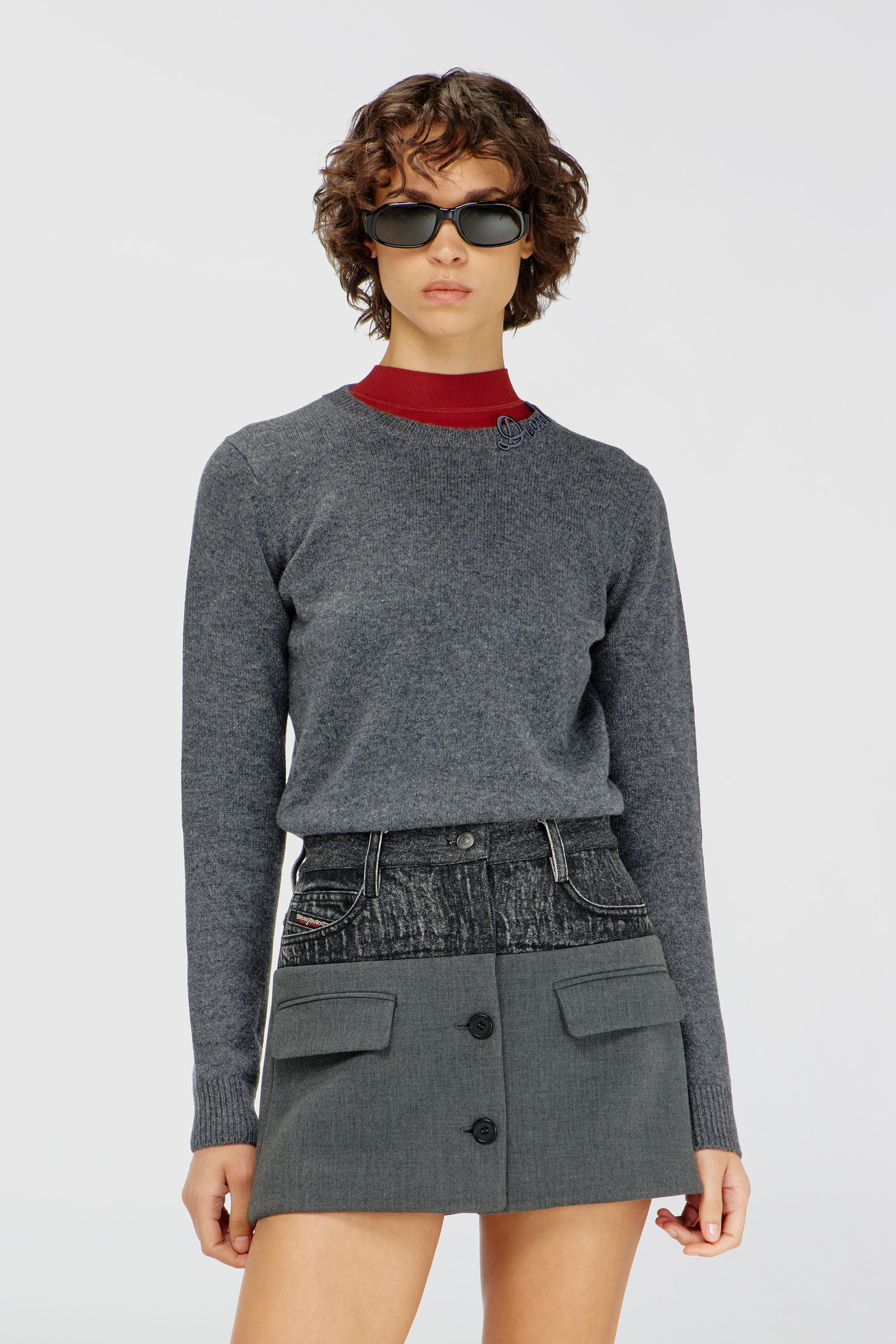 Diesel - M-IMARA, Pull en laine avec logo brod&eacute; sur le col Femme in Gris - 1