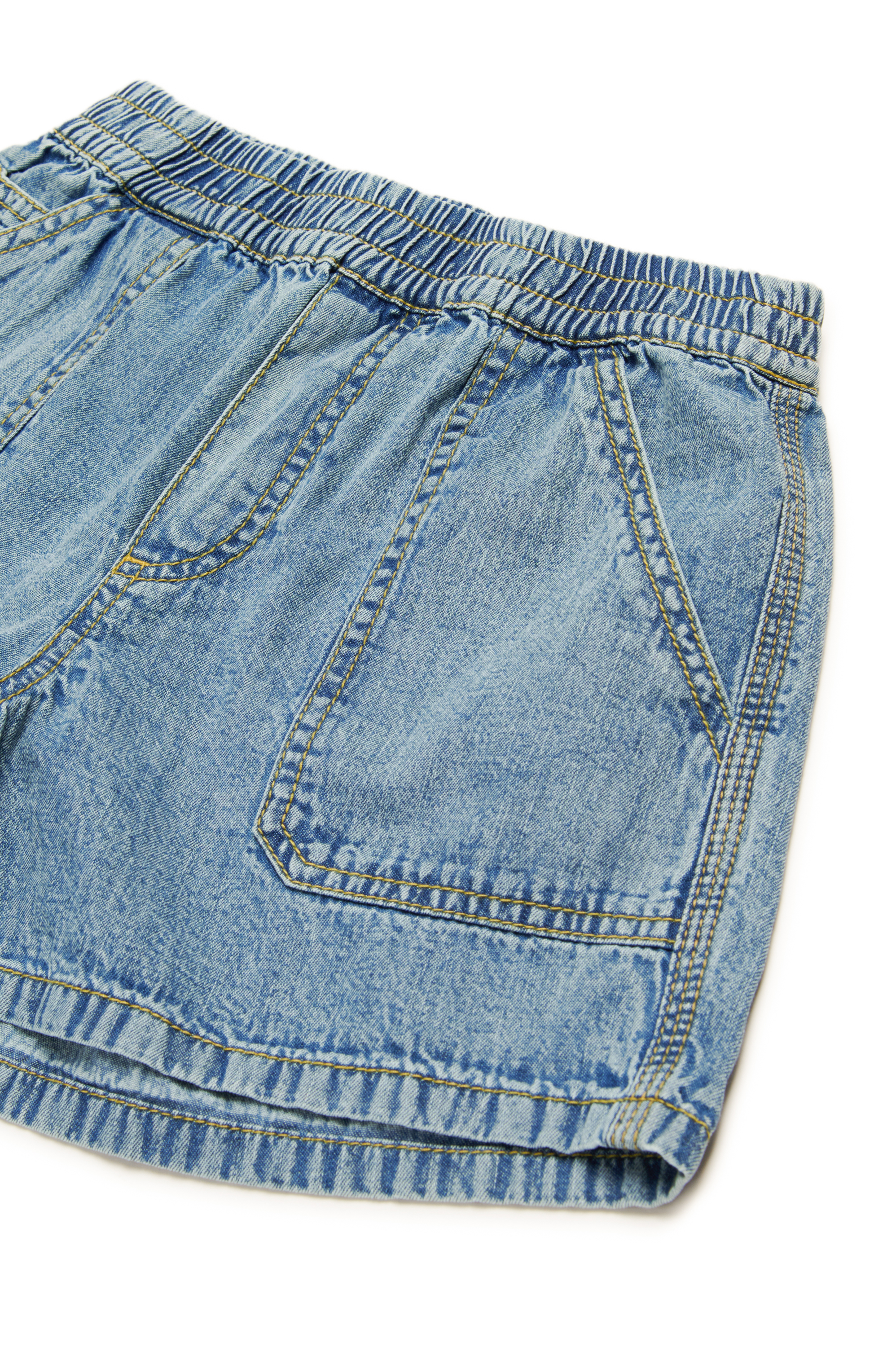 Diesel - PINTY, Short en denim avec poches plaquées Femme in Bleu - 3