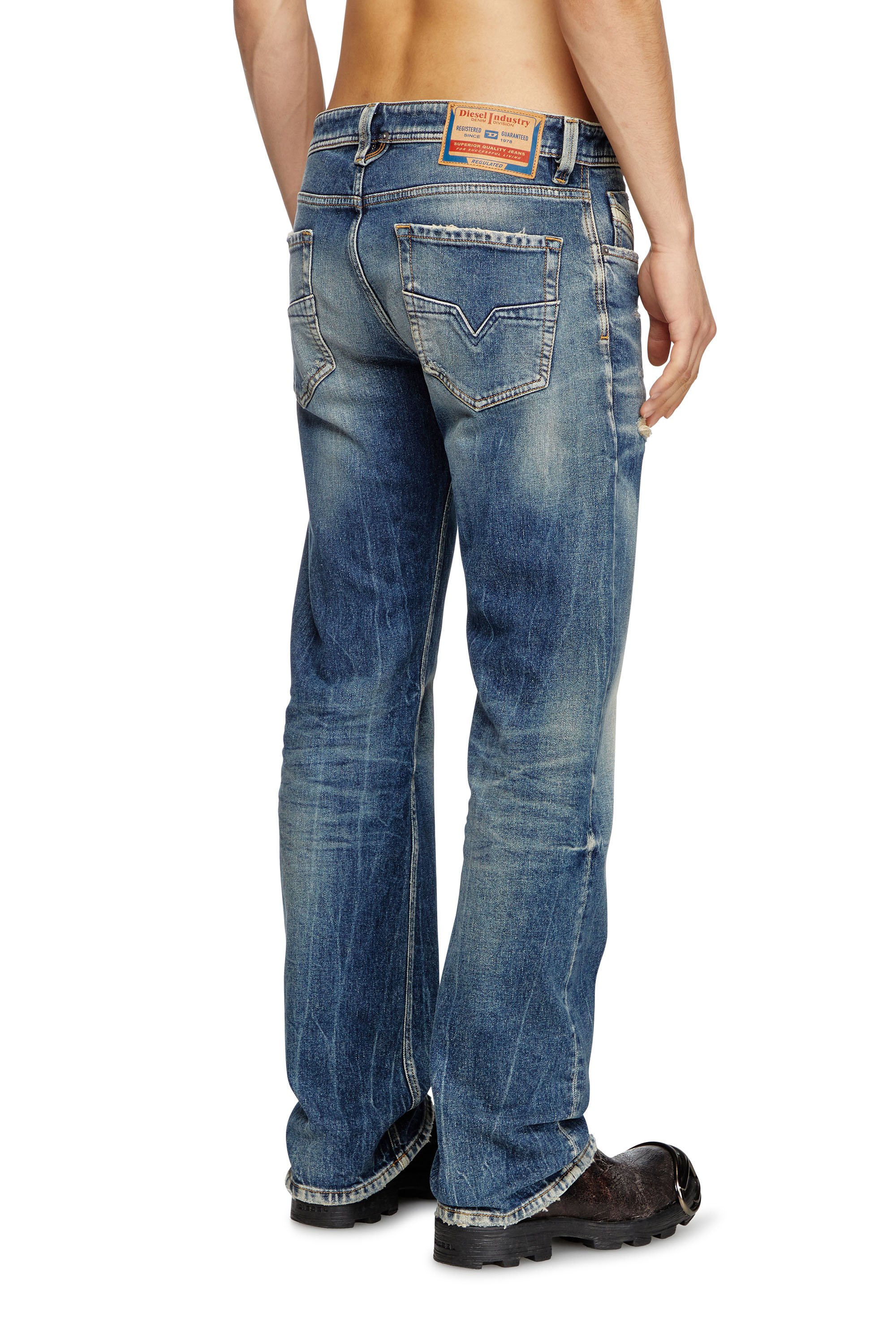 Diesel - Regular Jeans 1985 Larkee 007Y6 Uomo, Blu Scuro - Image 2