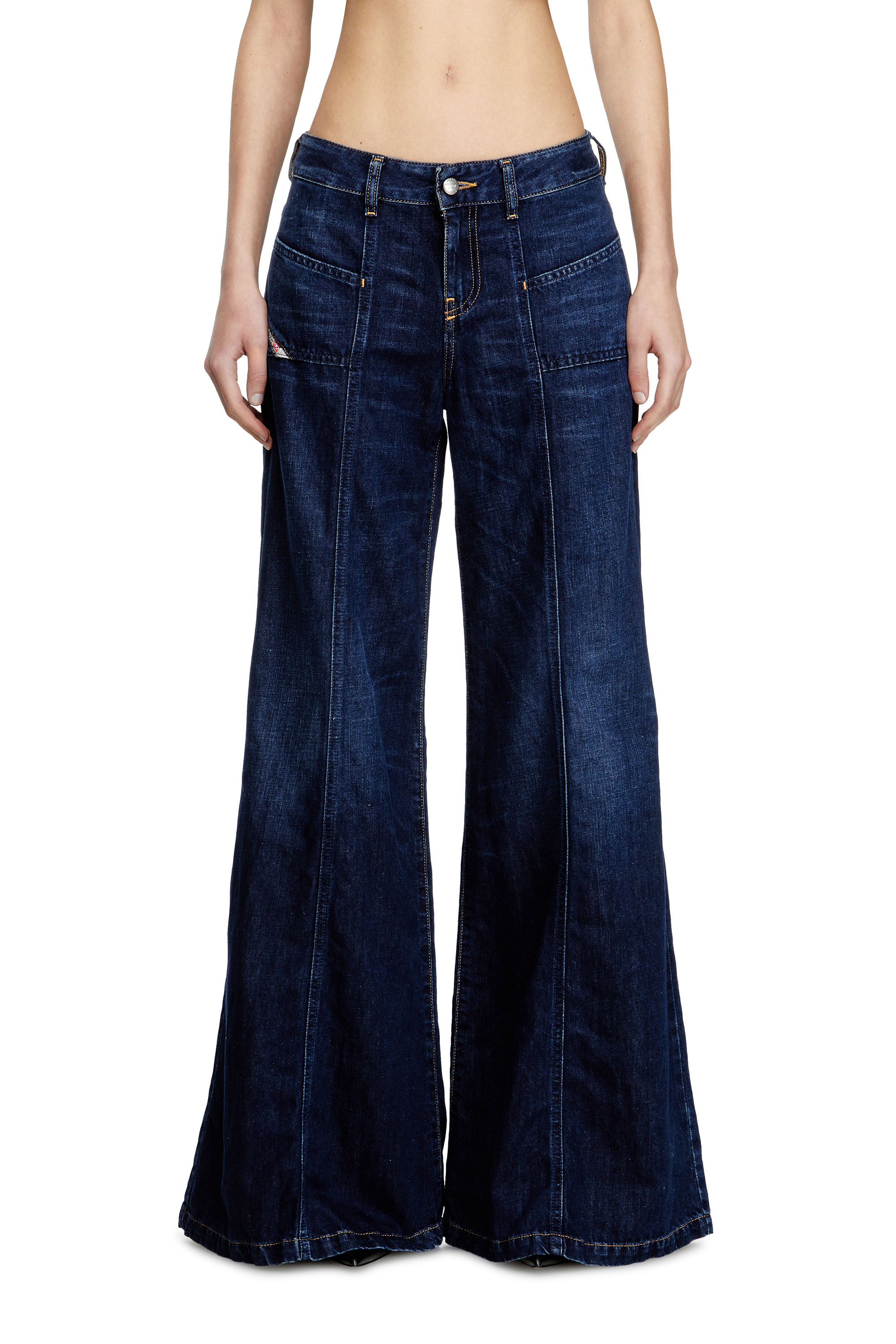 Diesel - Flare Jeans D-Akii 068RA Femme, Bleu Foncé - Image 3